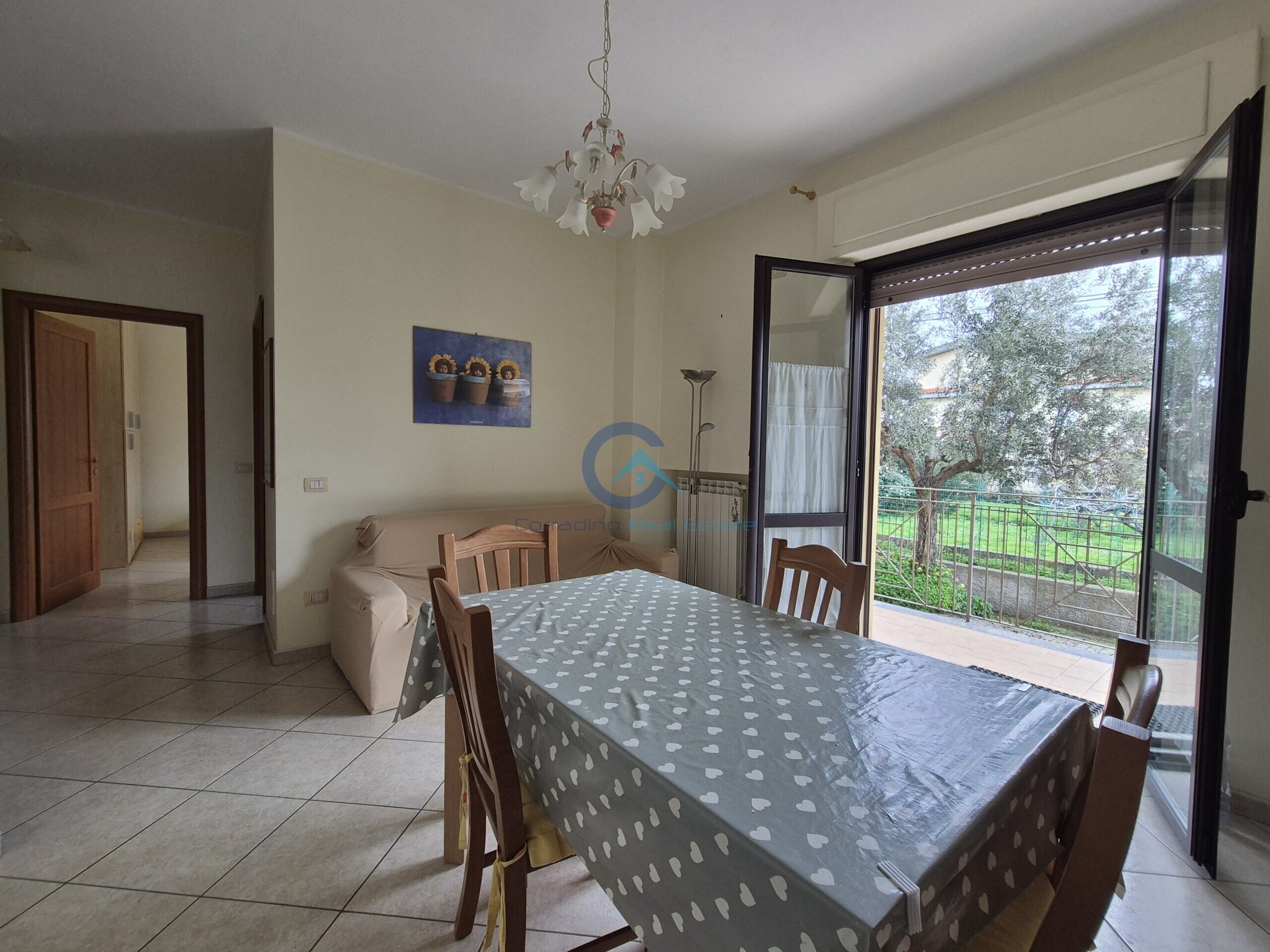 Trilocale con giardino in via trapani 2, Catanzaro