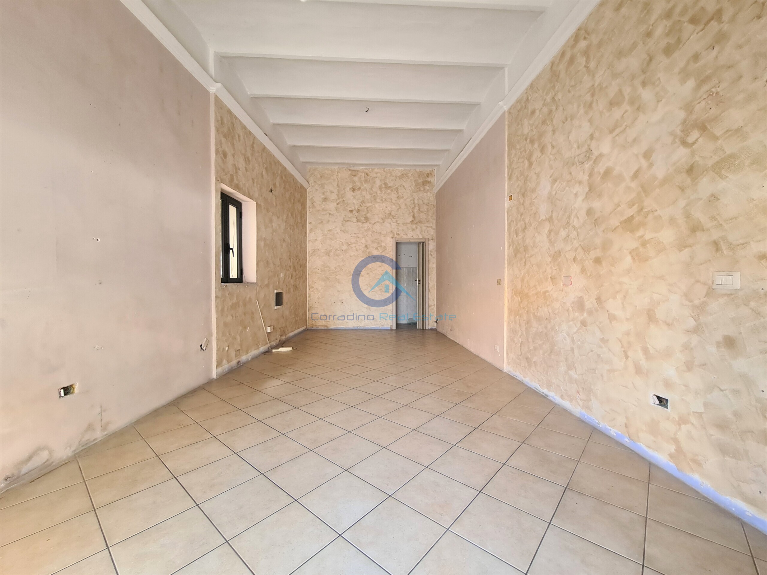 Locale commerciale in affitto in via mercato 27, Catanzaro