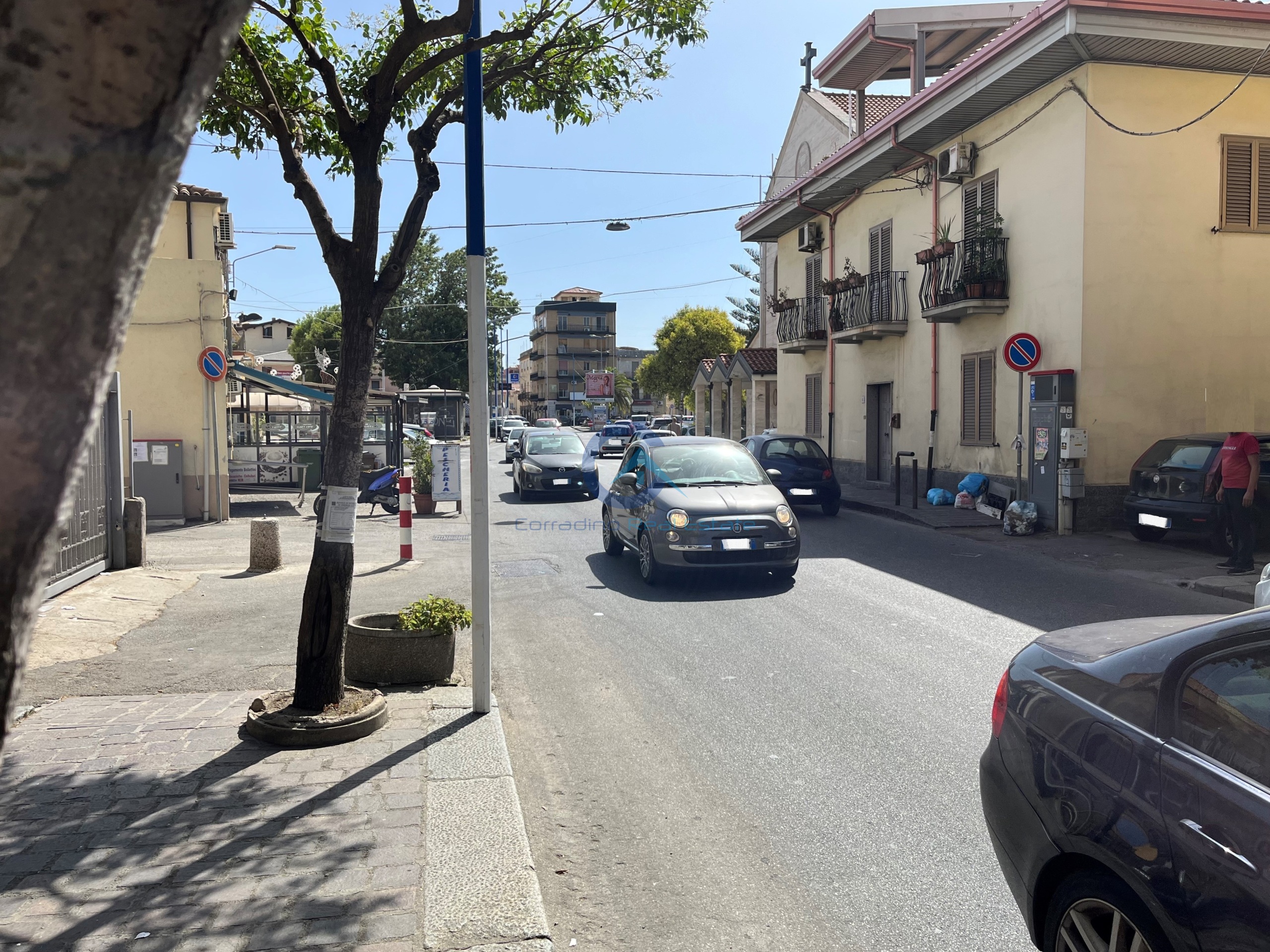 Locale commerciale in affitto in via mercato 27, Catanzaro