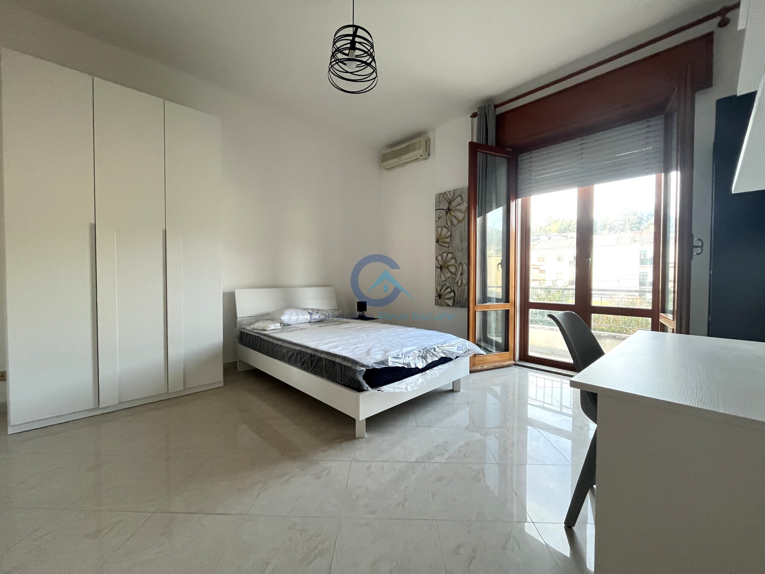 Trilocale con giardino in viale magna grecia 157, Catanzaro