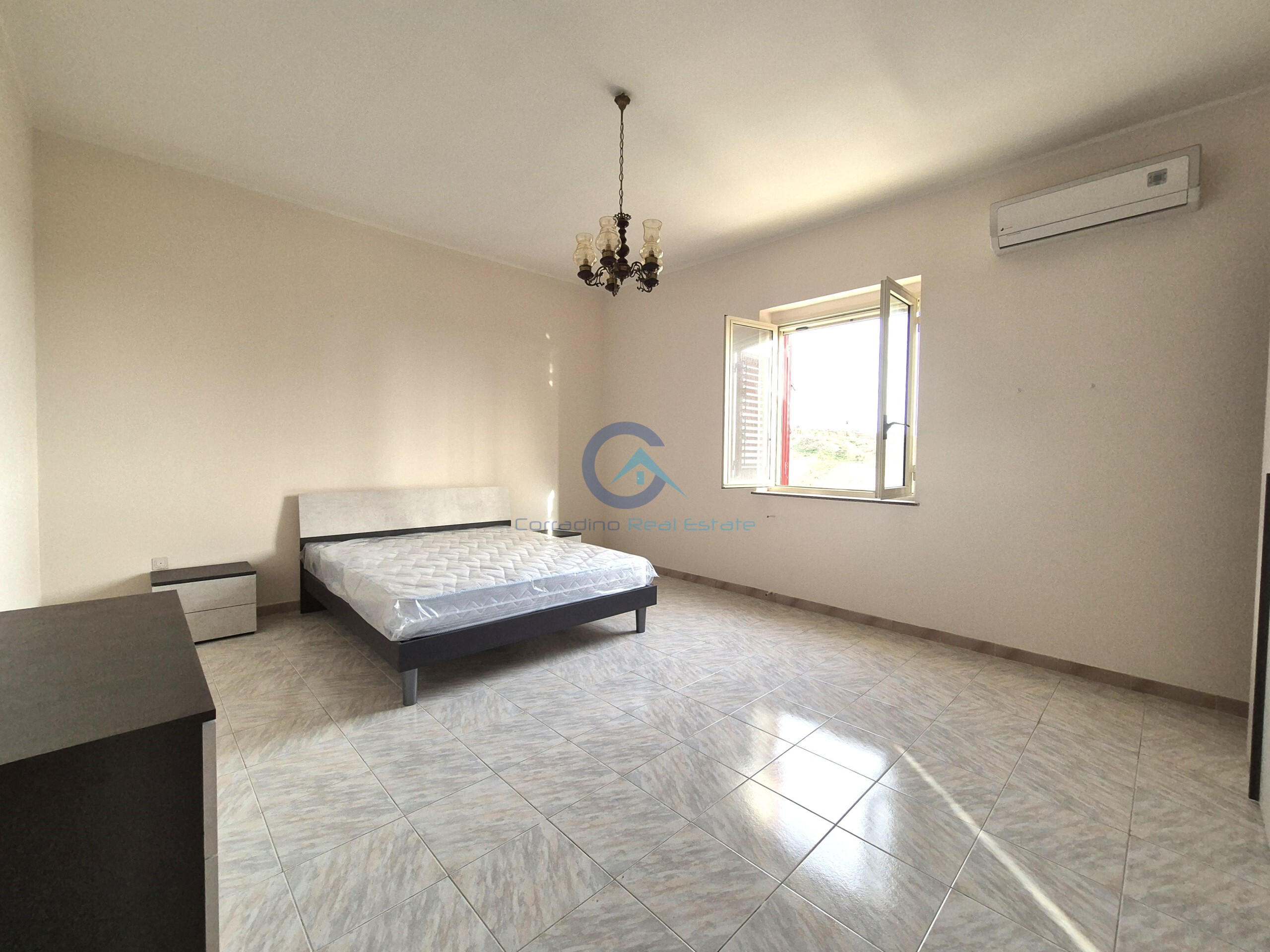 Trilocale con terrazzo, Catanzaro lido casciolino