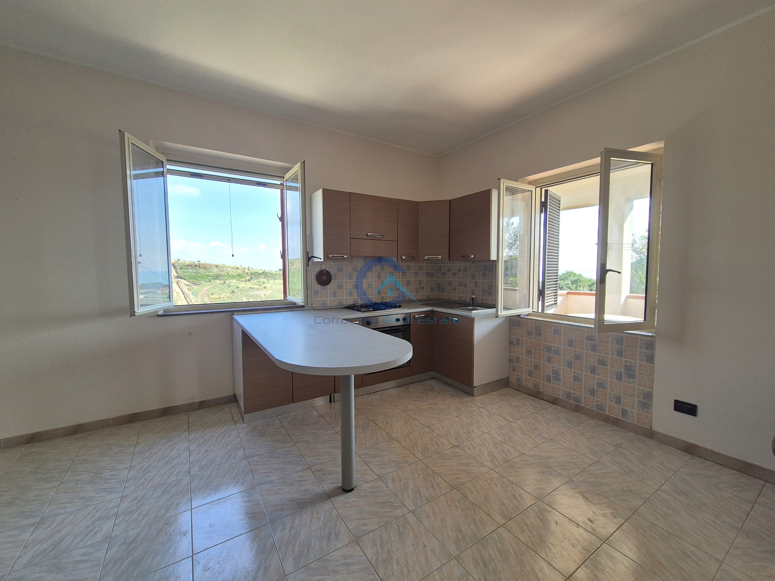 Trilocale con terrazzo, Catanzaro lido casciolino