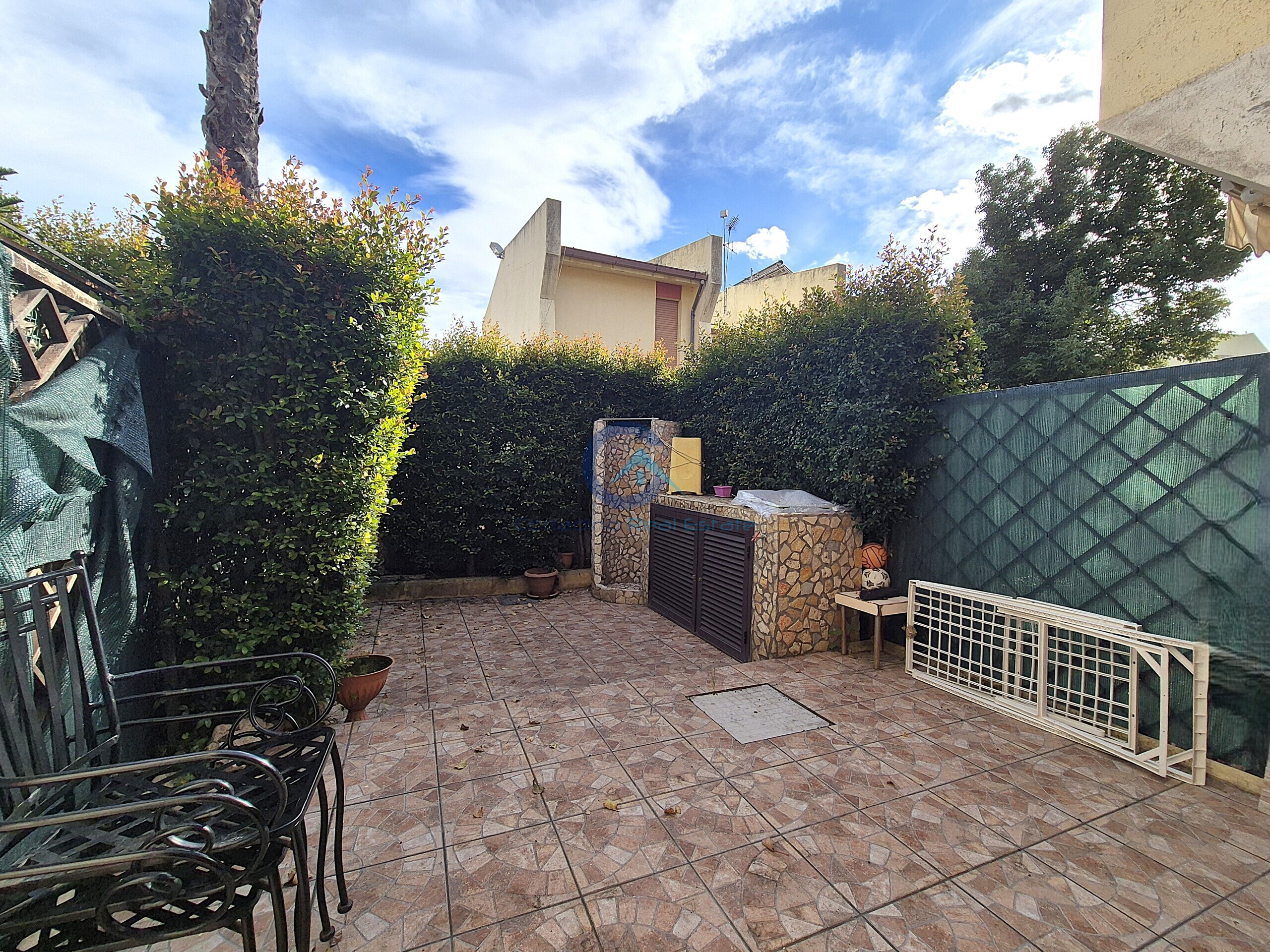 Villetta a schiera con giardino in via nausica 4, Borgia