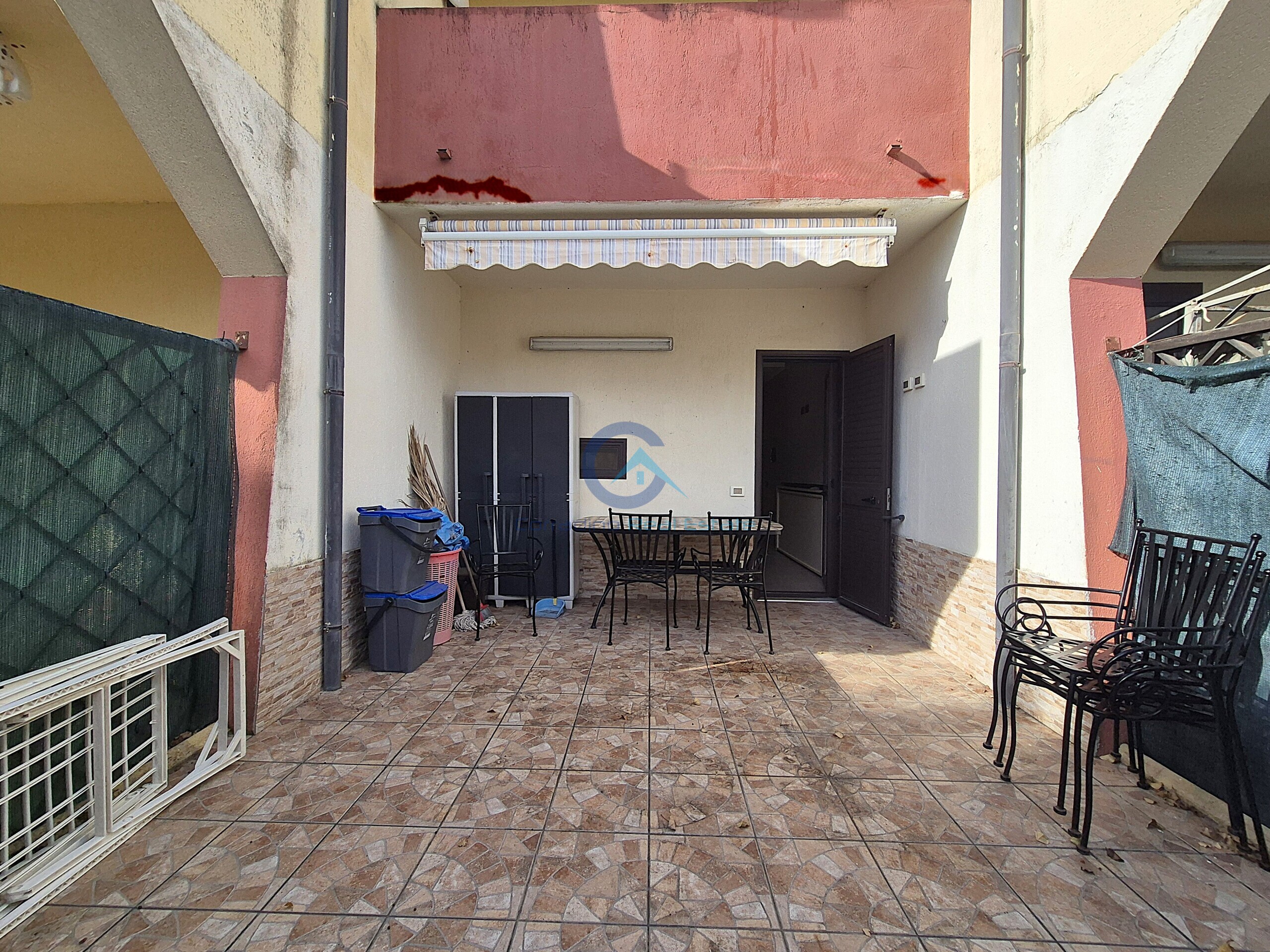 Villetta a schiera con giardino in via nausica 4, Borgia