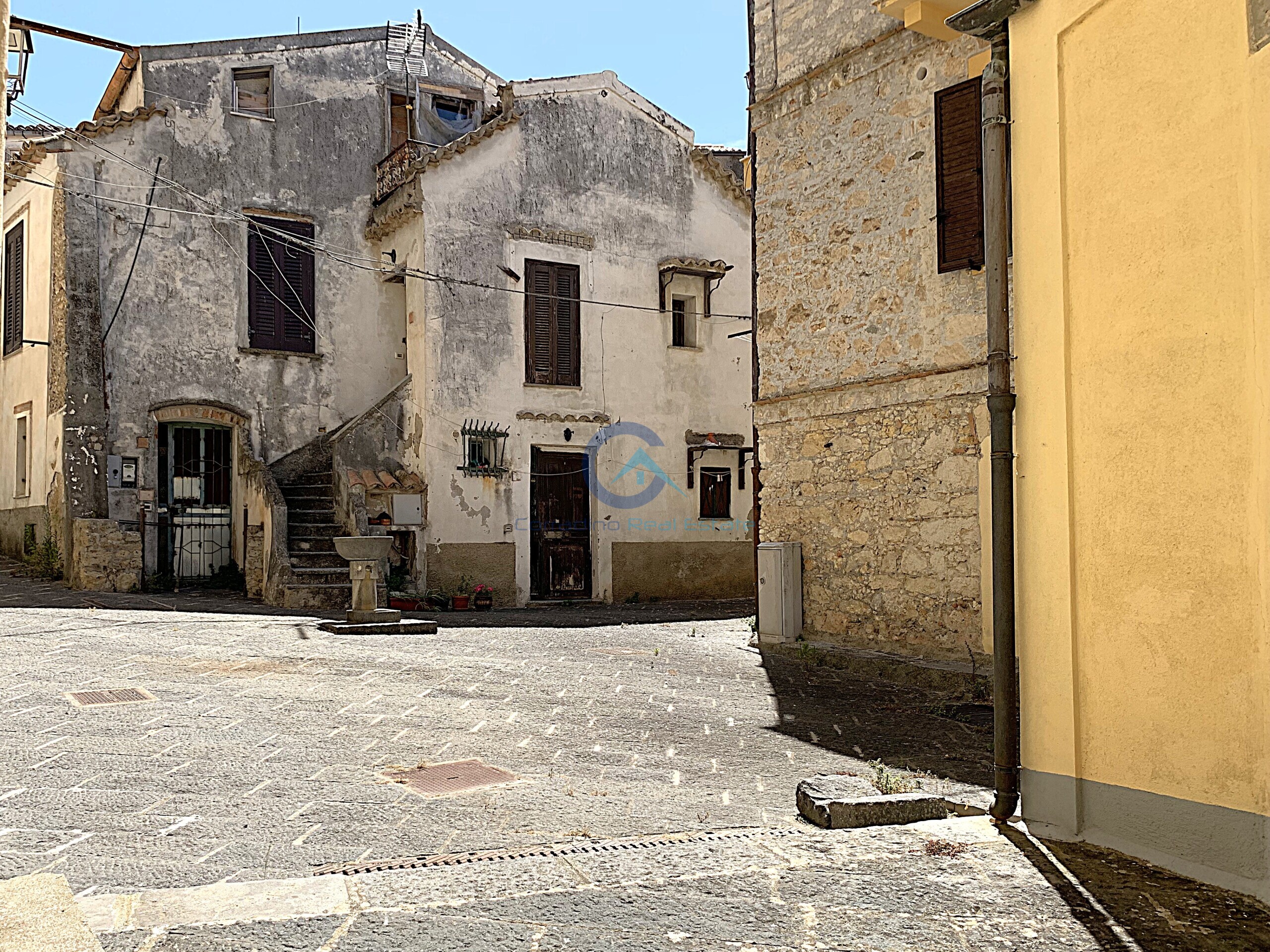 Bilocale ristrutturato in largo prigioni 33, Catanzaro