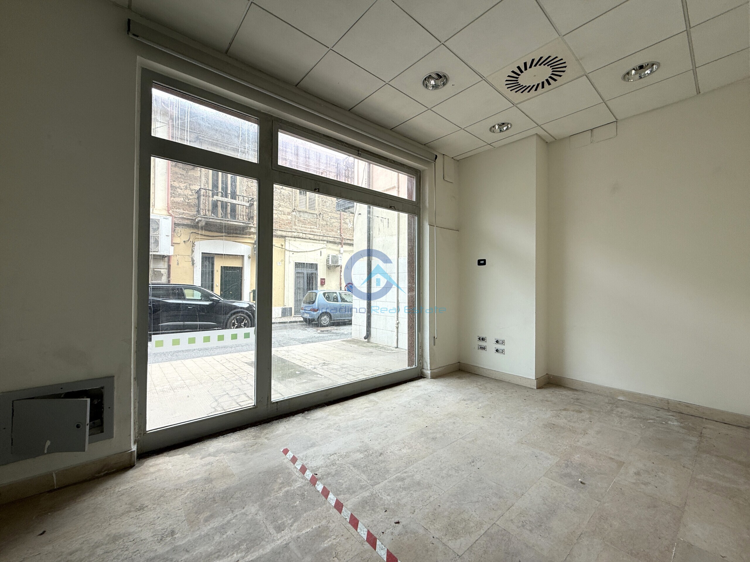 Locale commerciale in affitto in via nazario sauro 9, Catanzaro