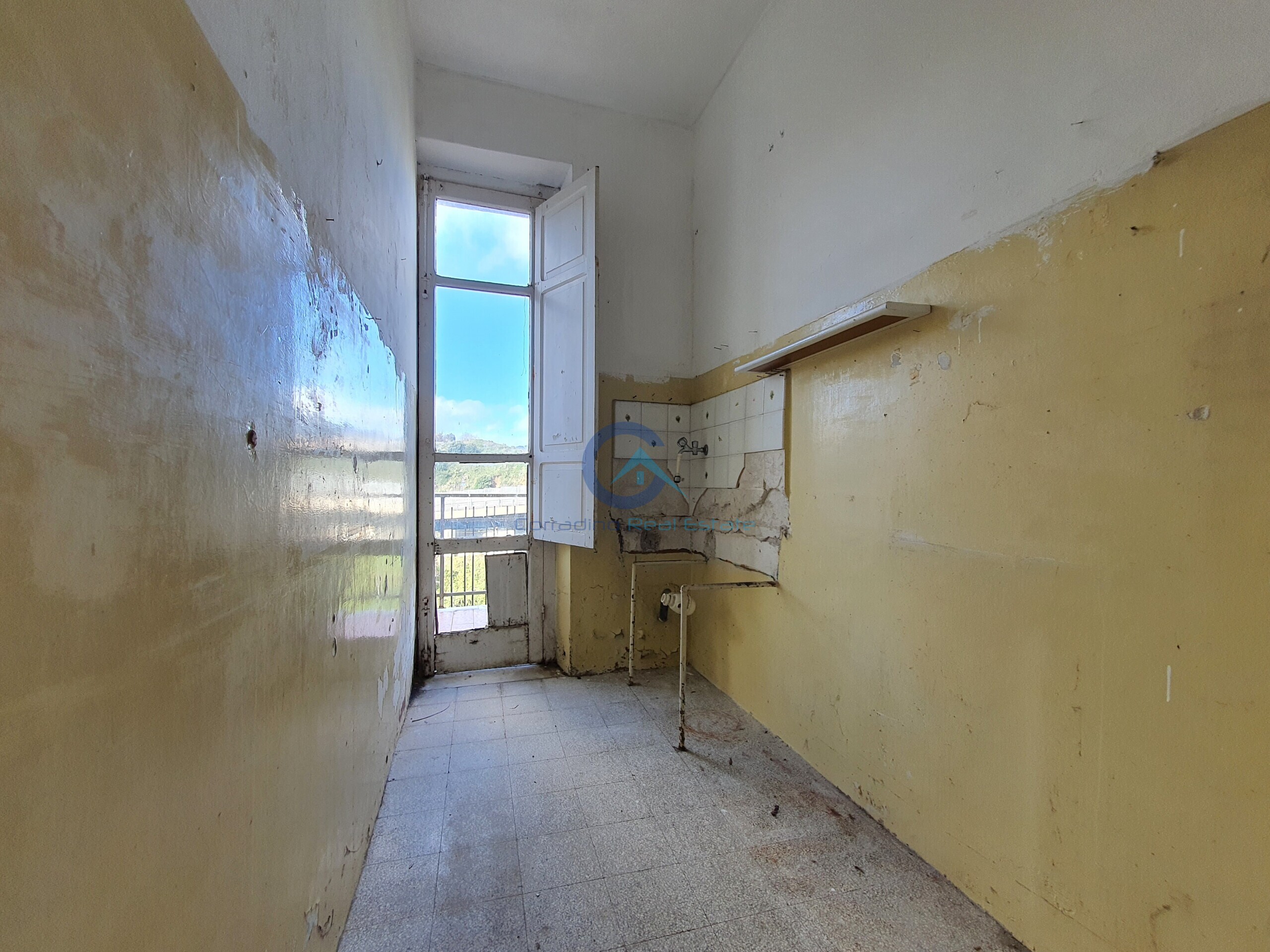 Bilocale da ristrutturare in via sant'agostino 2, Catanzaro