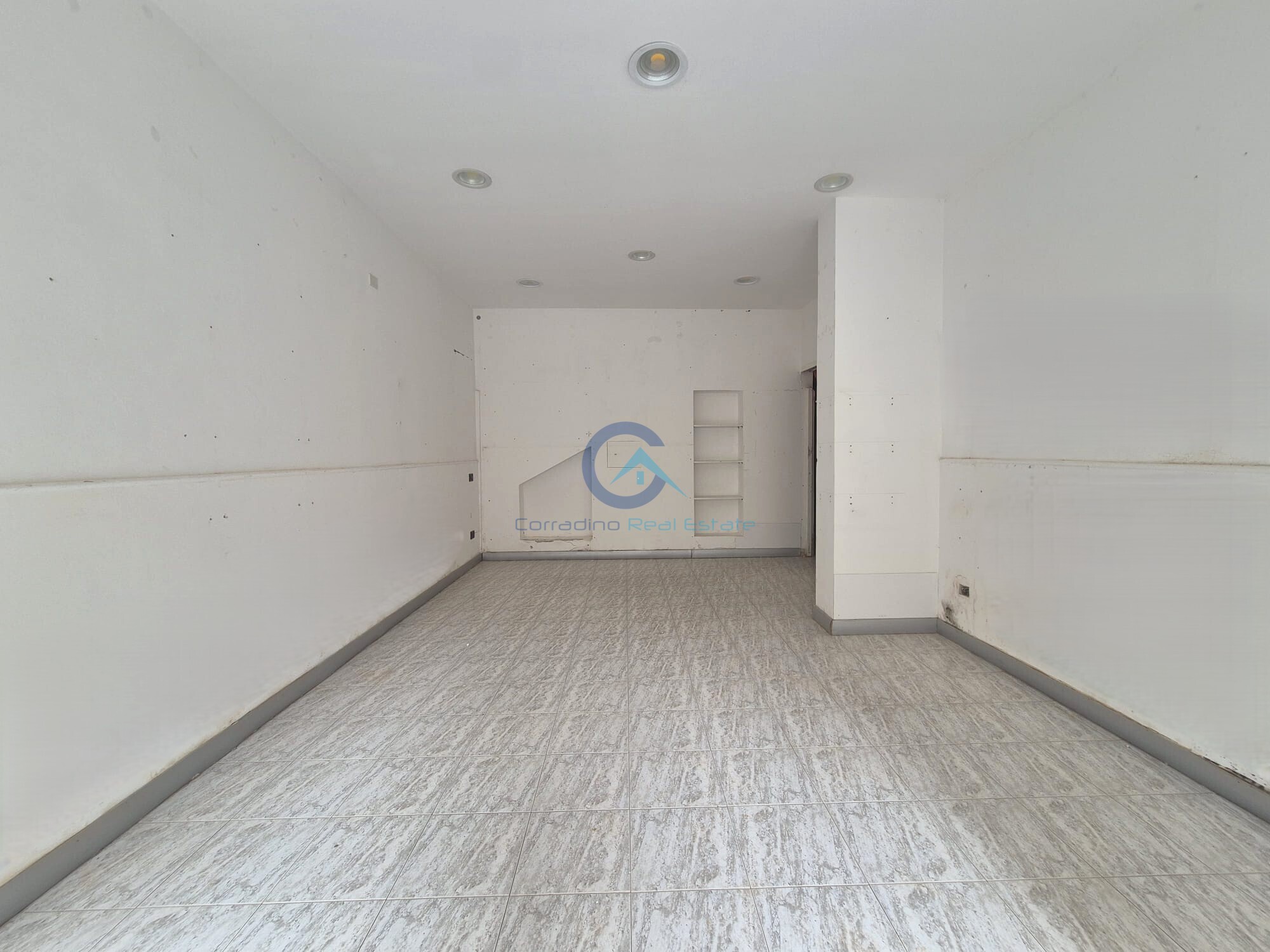 Locale commerciale in affitto in via murano 7, Catanzaro