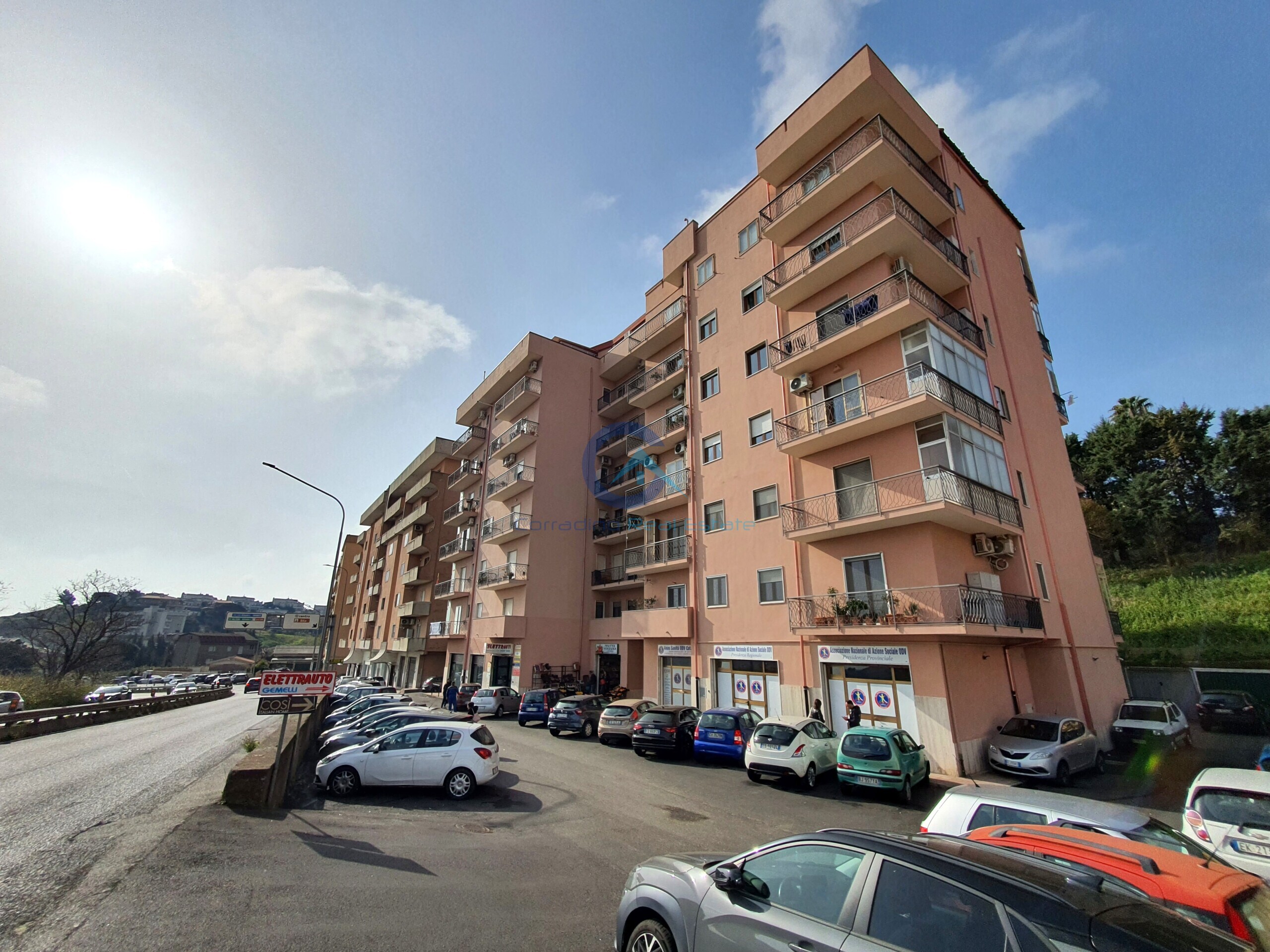 Appartamento da ristrutturare in viale vincenzo de filippis 298, Catanzaro