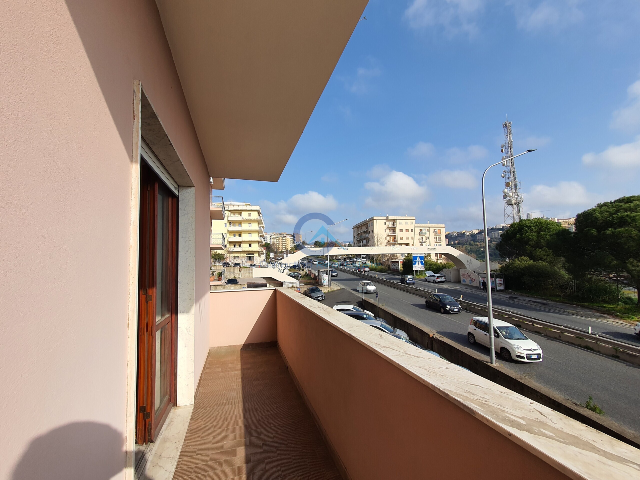 Appartamento da ristrutturare in viale vincenzo de filippis 298, Catanzaro