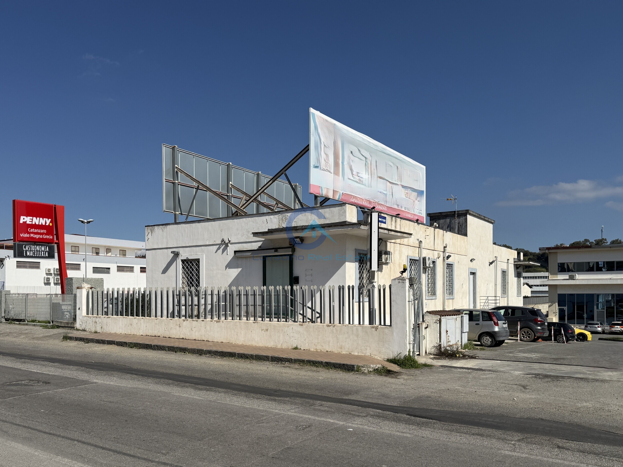 Stabile/Palazzo con terrazzo in viale magna grecia 247, Catanzaro