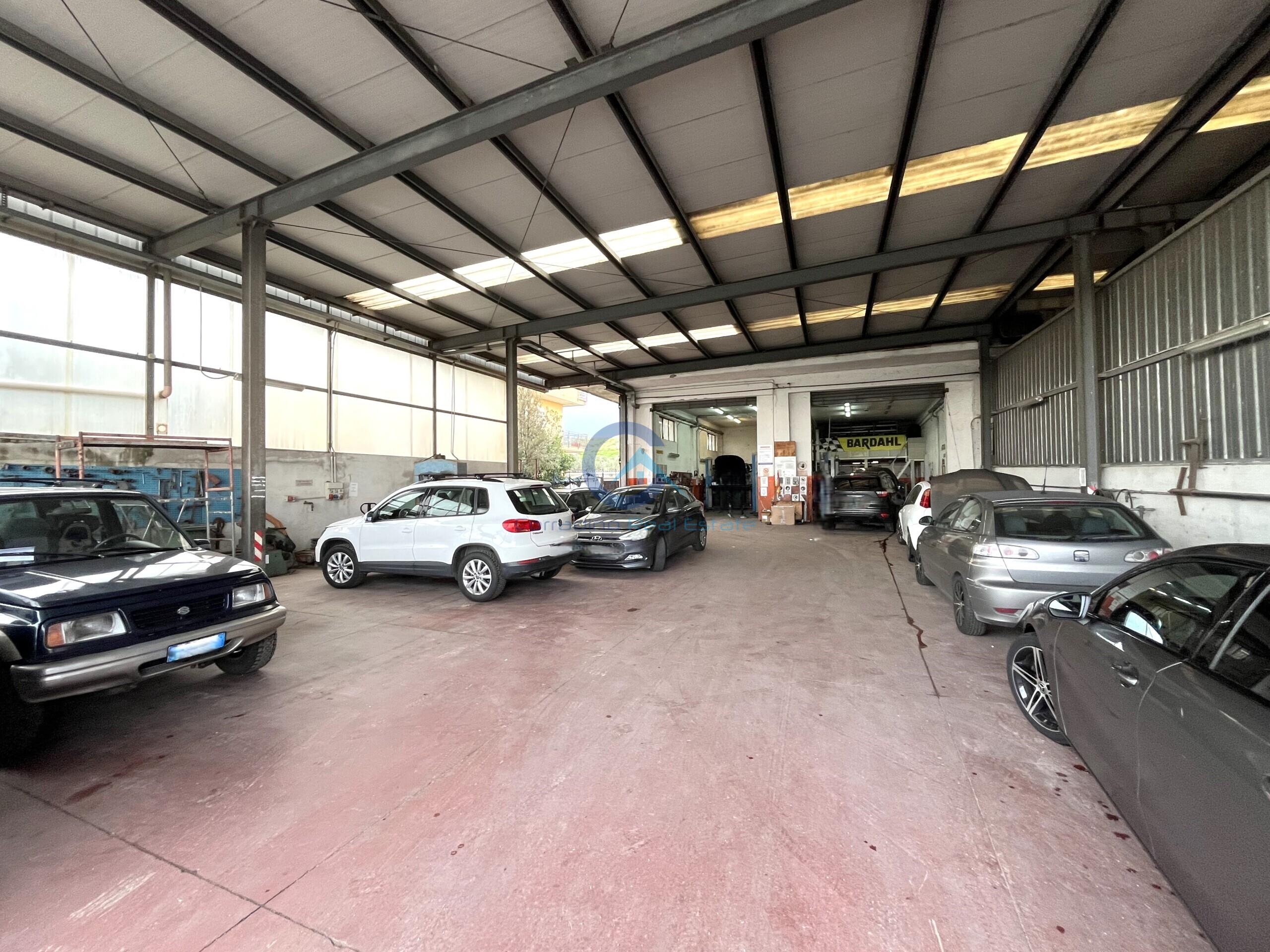 Laboratorio in affitto in strada statale 106 jonica 7, Catanzaro