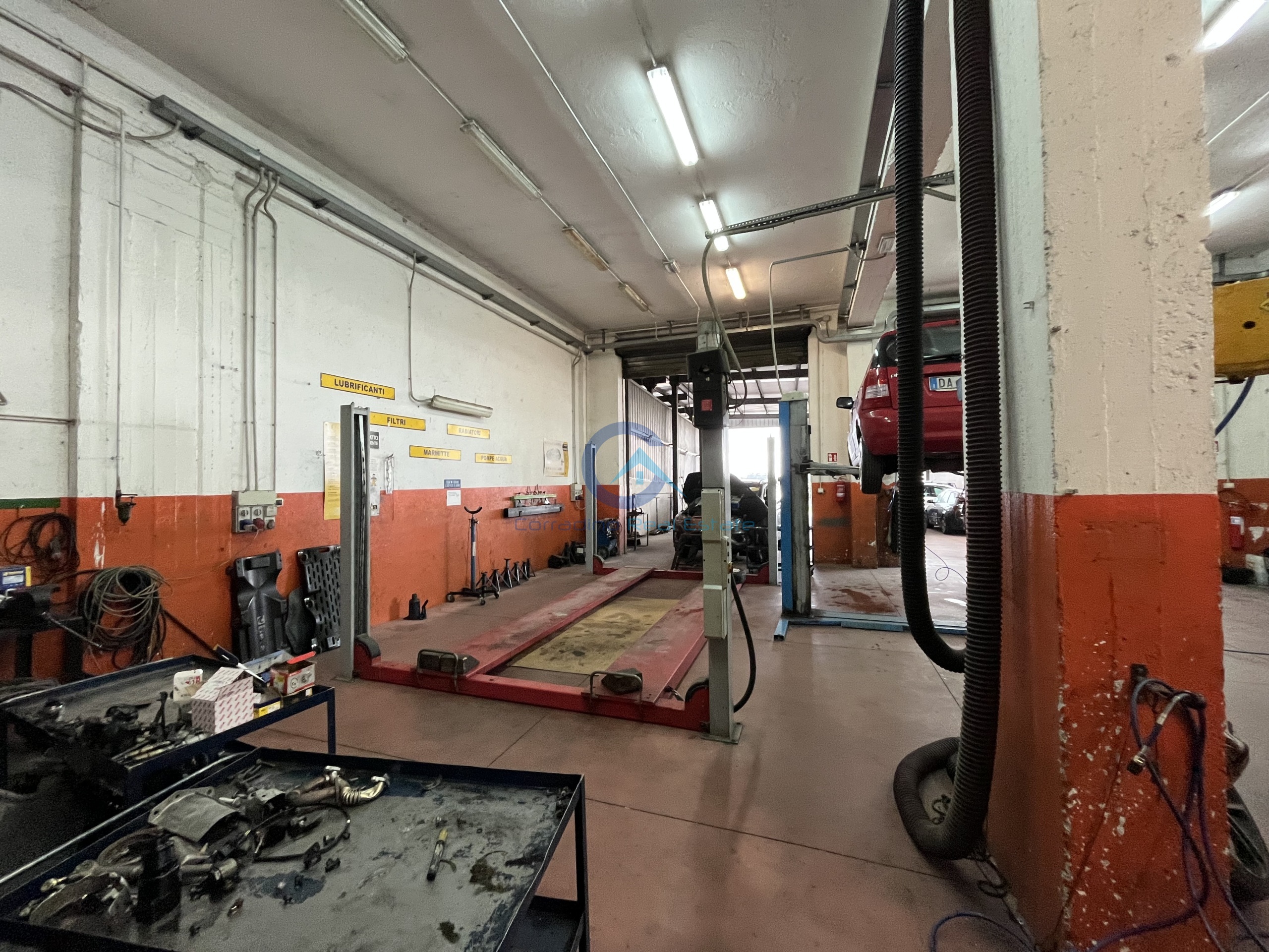 Laboratorio in affitto in strada statale 106 jonica 7, Catanzaro