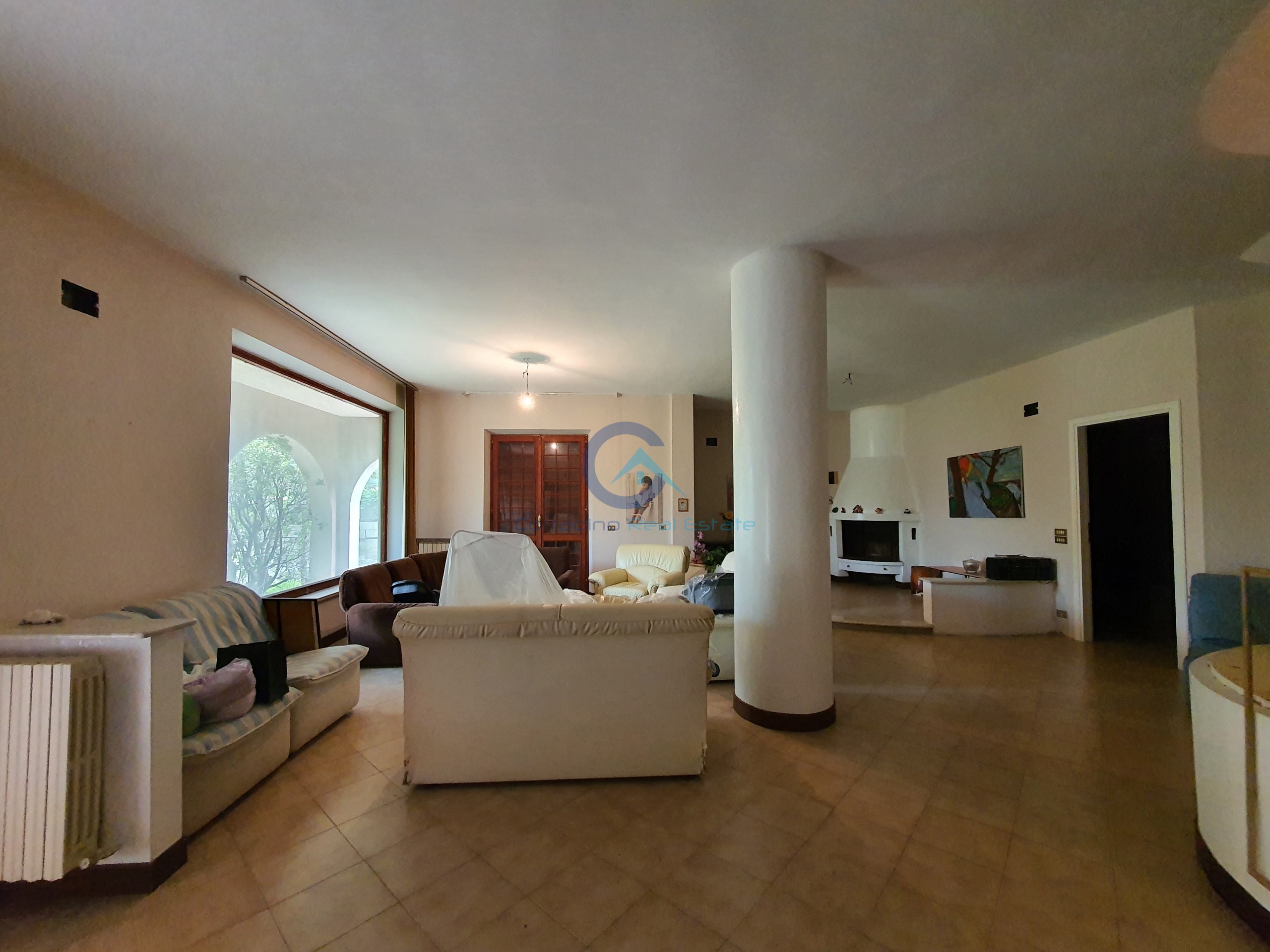 Casa indipendente con giardino in corso telesio 80, Settingiano