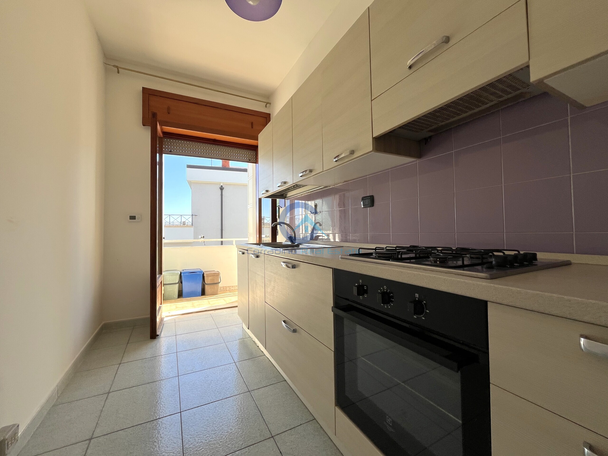 Trilocale con terrazzo in via cagliari 10, Catanzaro