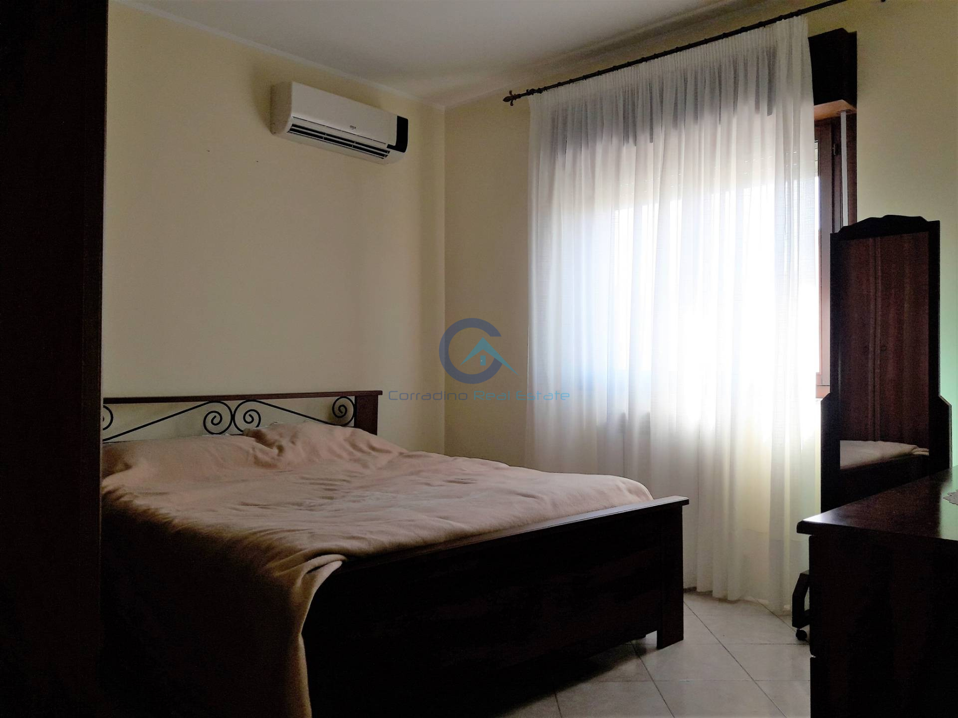 Trilocale con terrazzo in viale europa 54, Catanzaro