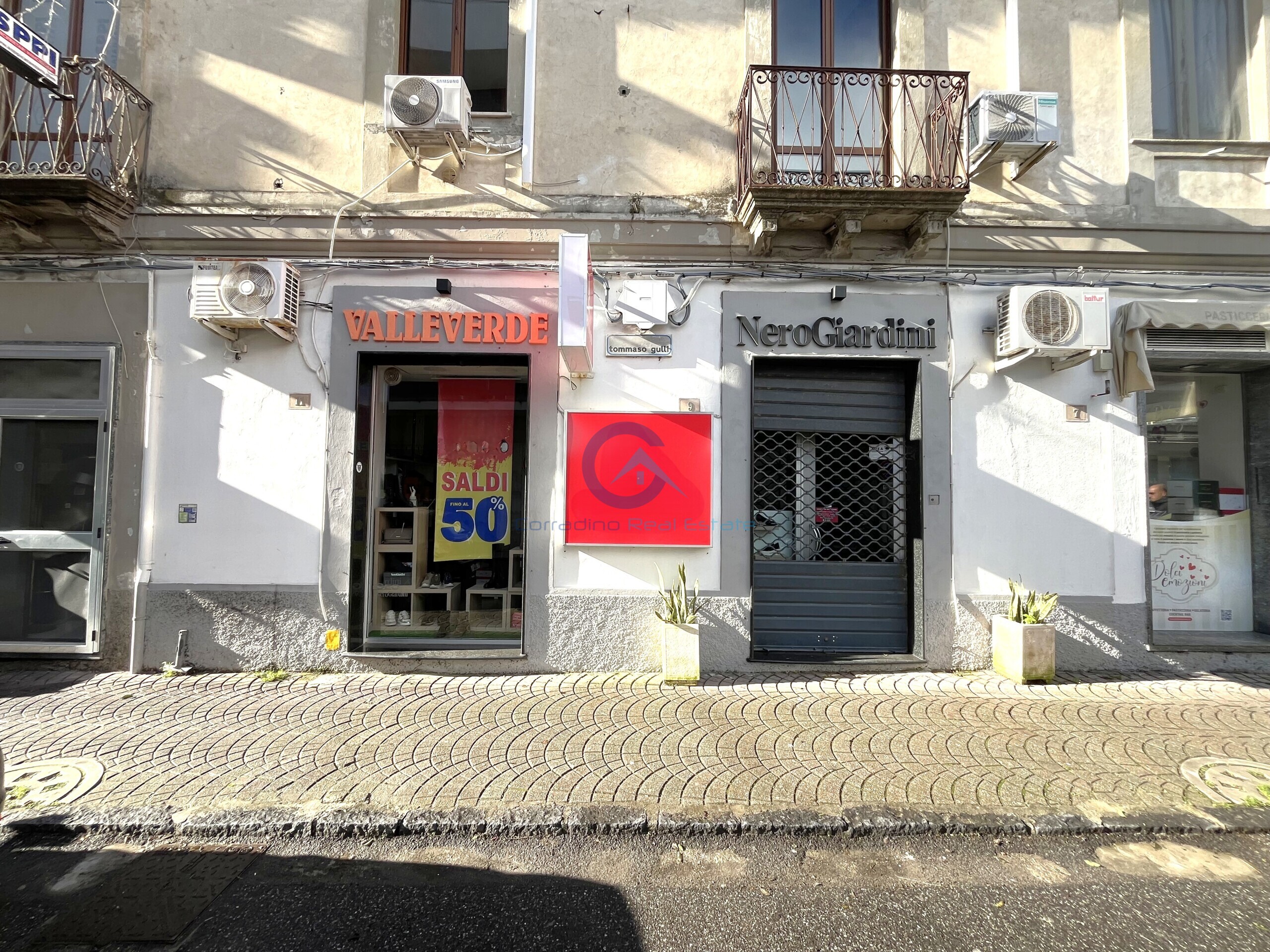 Locale commerciale in affitto in via tommaso gull� 9, Catanzaro