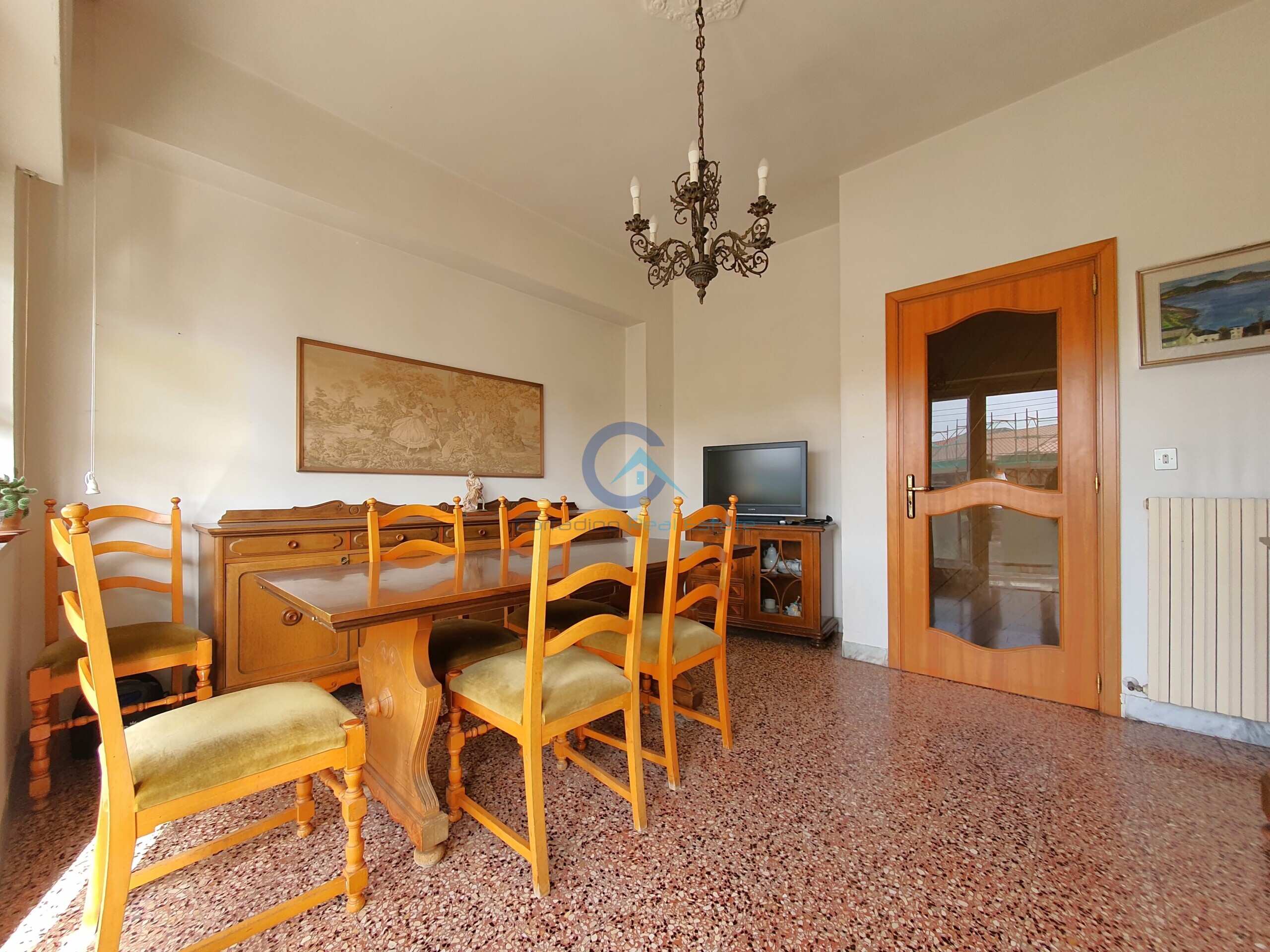 Trilocale da ristrutturare in via gianvincenzo gravina 7, Catanzaro