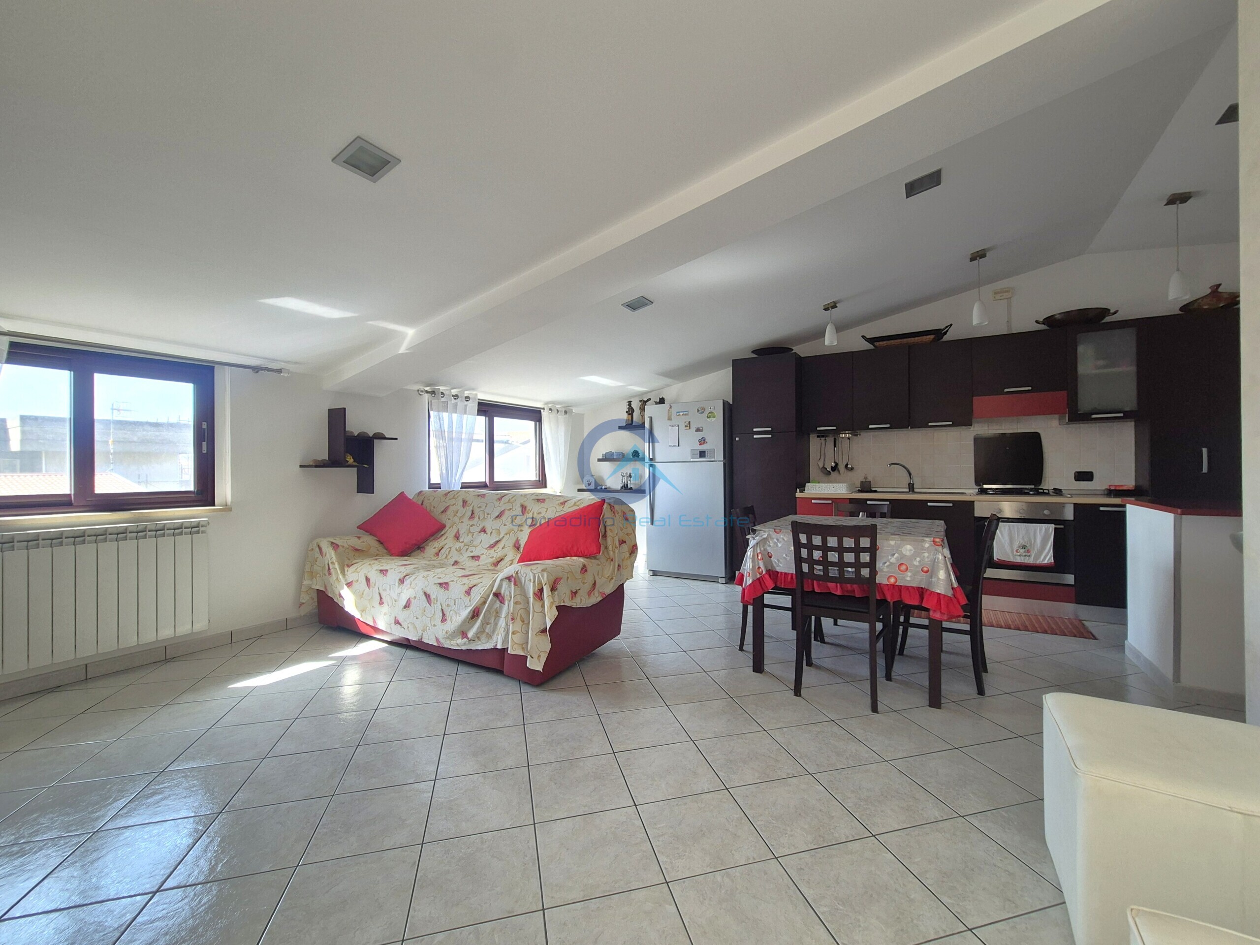 Quadrilocale con terrazzo in vis padre pio x 6, Catanzaro