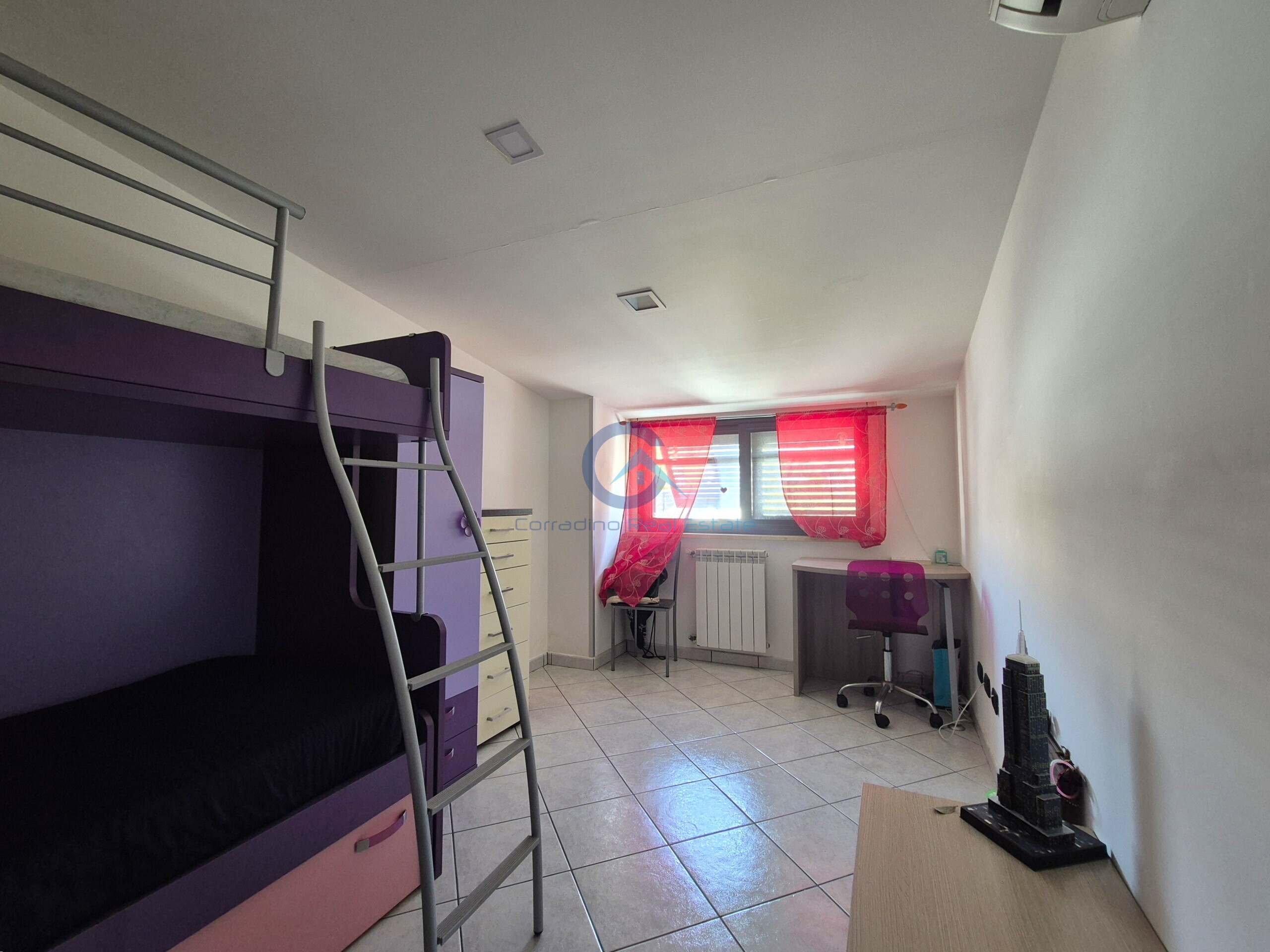 Quadrilocale con terrazzo in vis padre pio x 6, Catanzaro