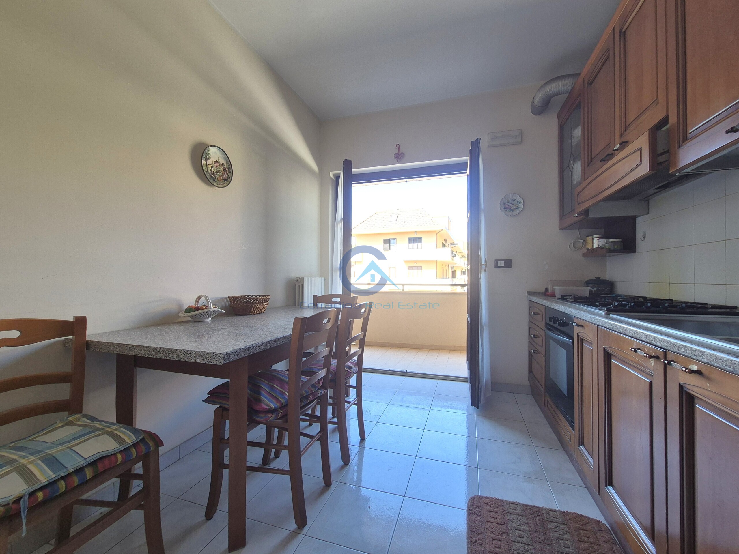 Quadrilocale con giardino in via dei conti falluc 122, Catanzaro