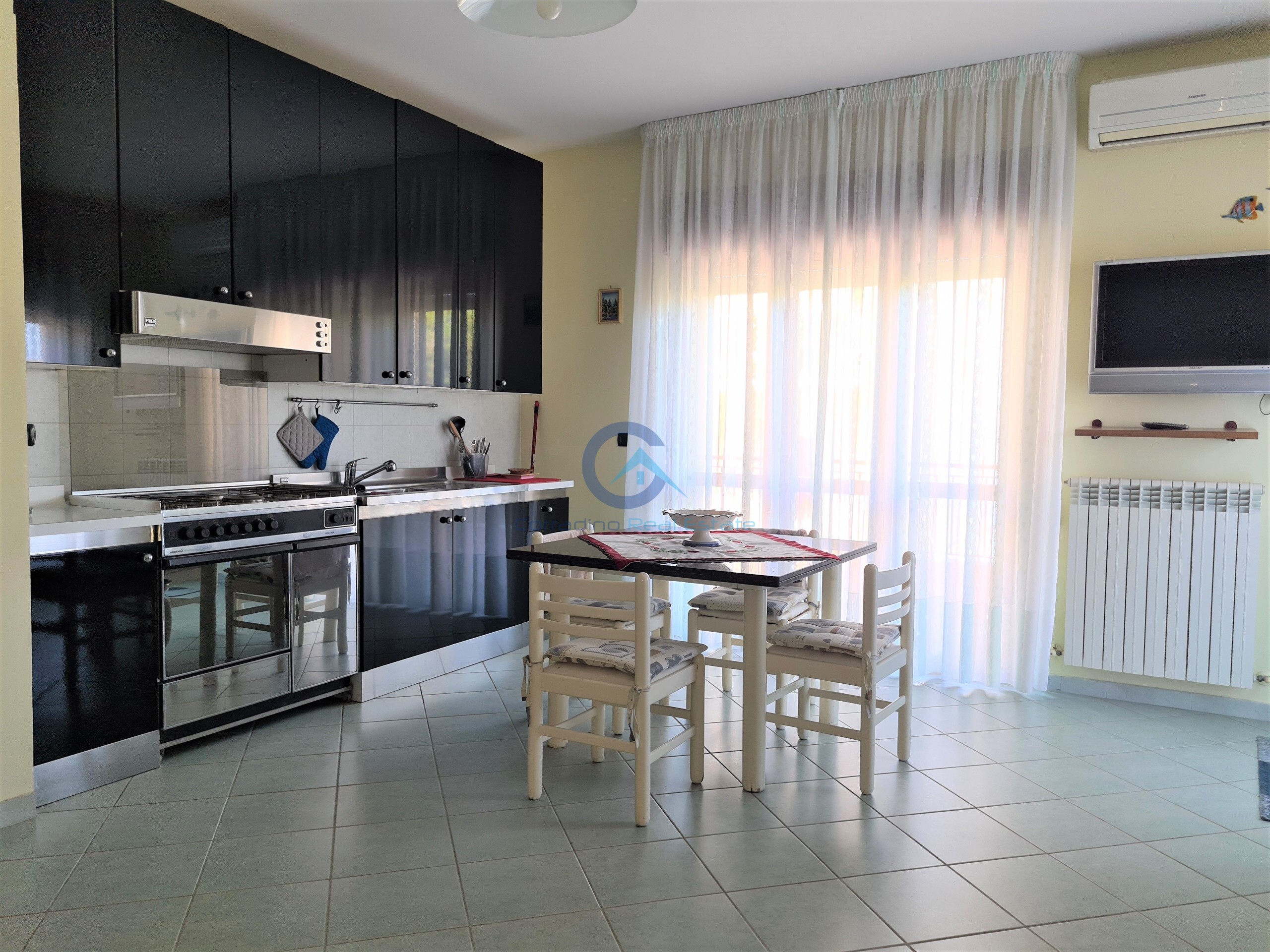 Trilocale con terrazzo, Catanzaro lido casciolino