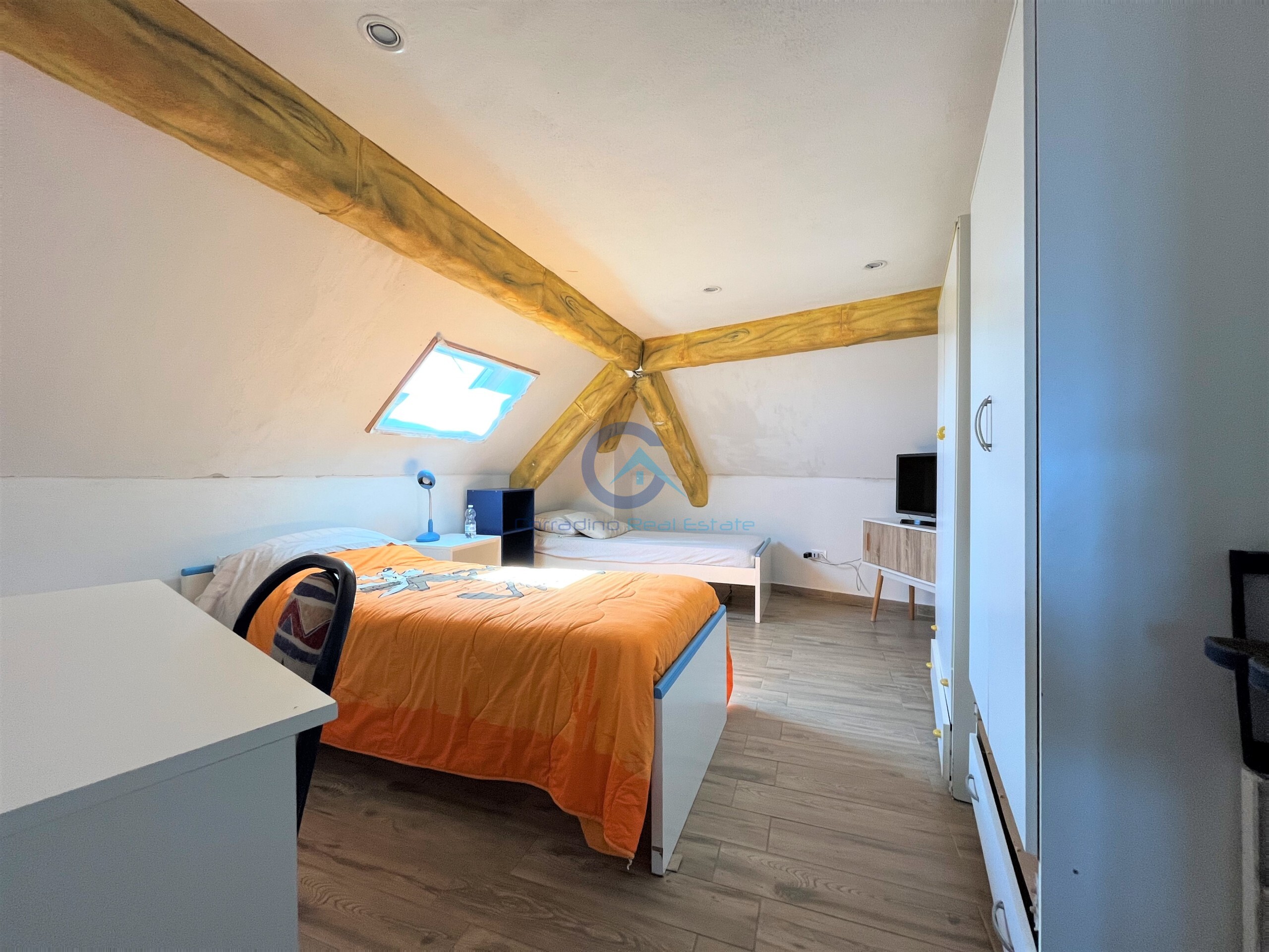 Mansarda con terrazzo in via torrazzo 130, Catanzaro