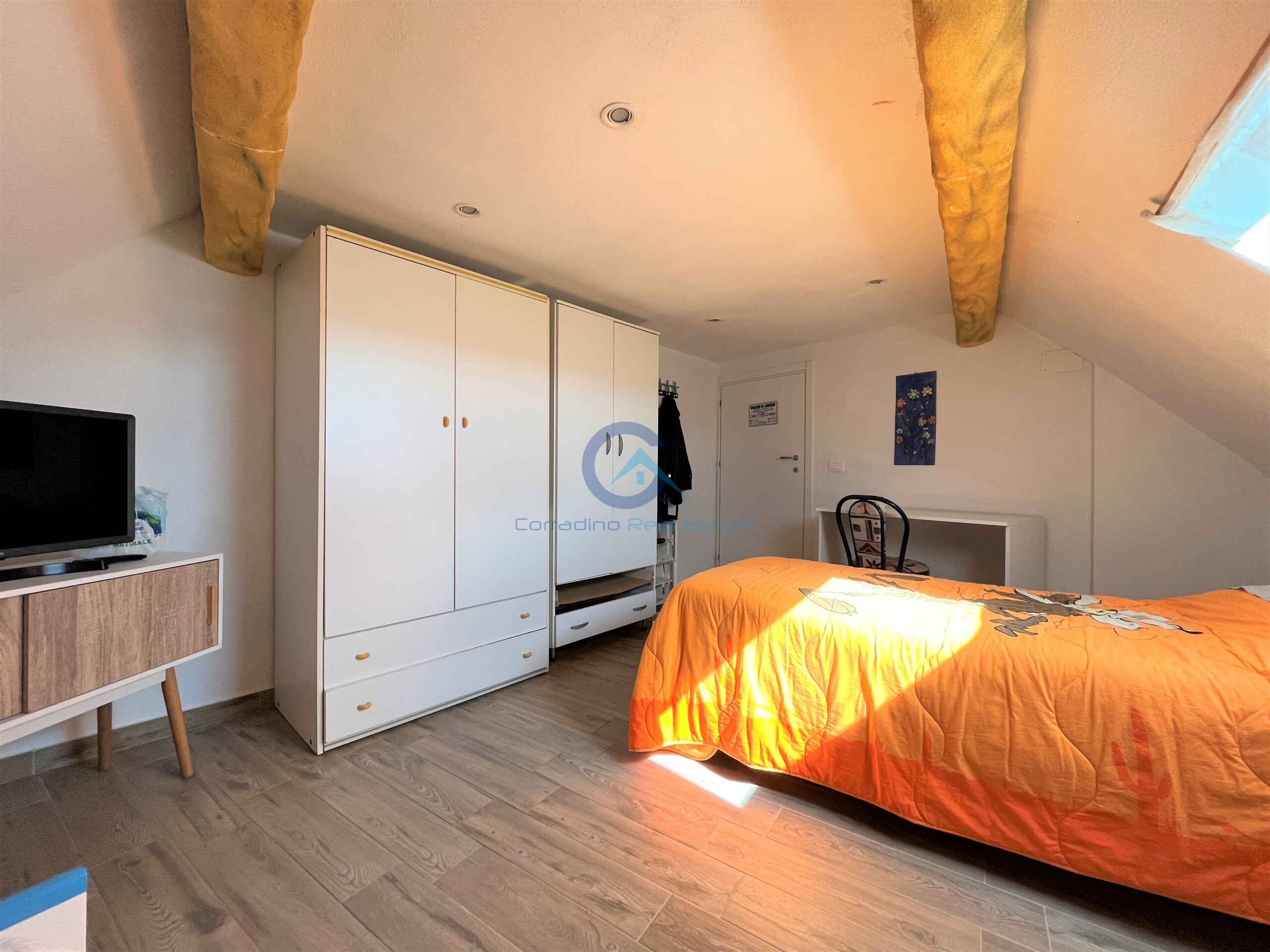Mansarda con terrazzo in via torrazzo 130, Catanzaro
