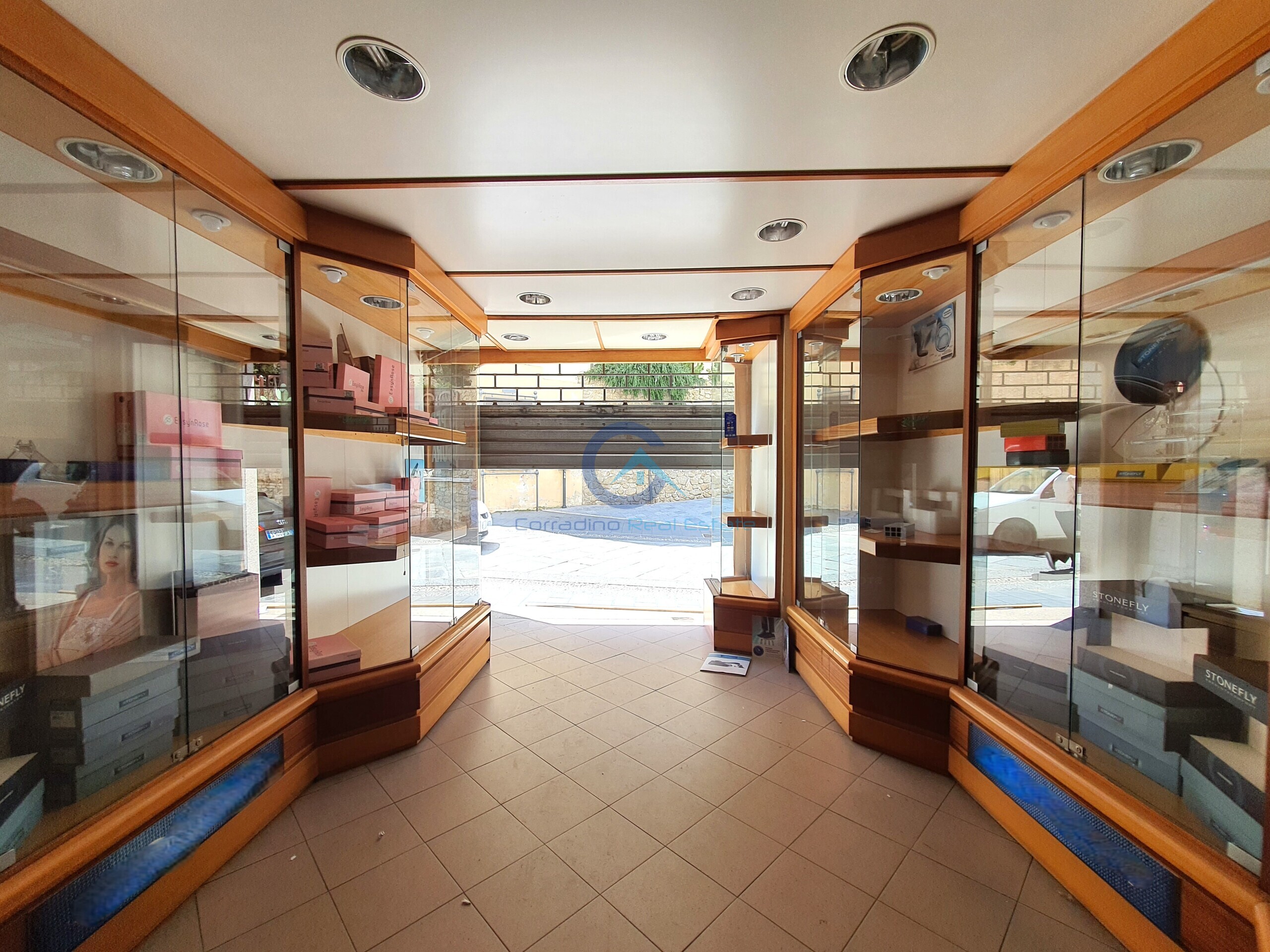 Locale commerciale in affitto in corso giuseppe mazzini 26, Catanzaro