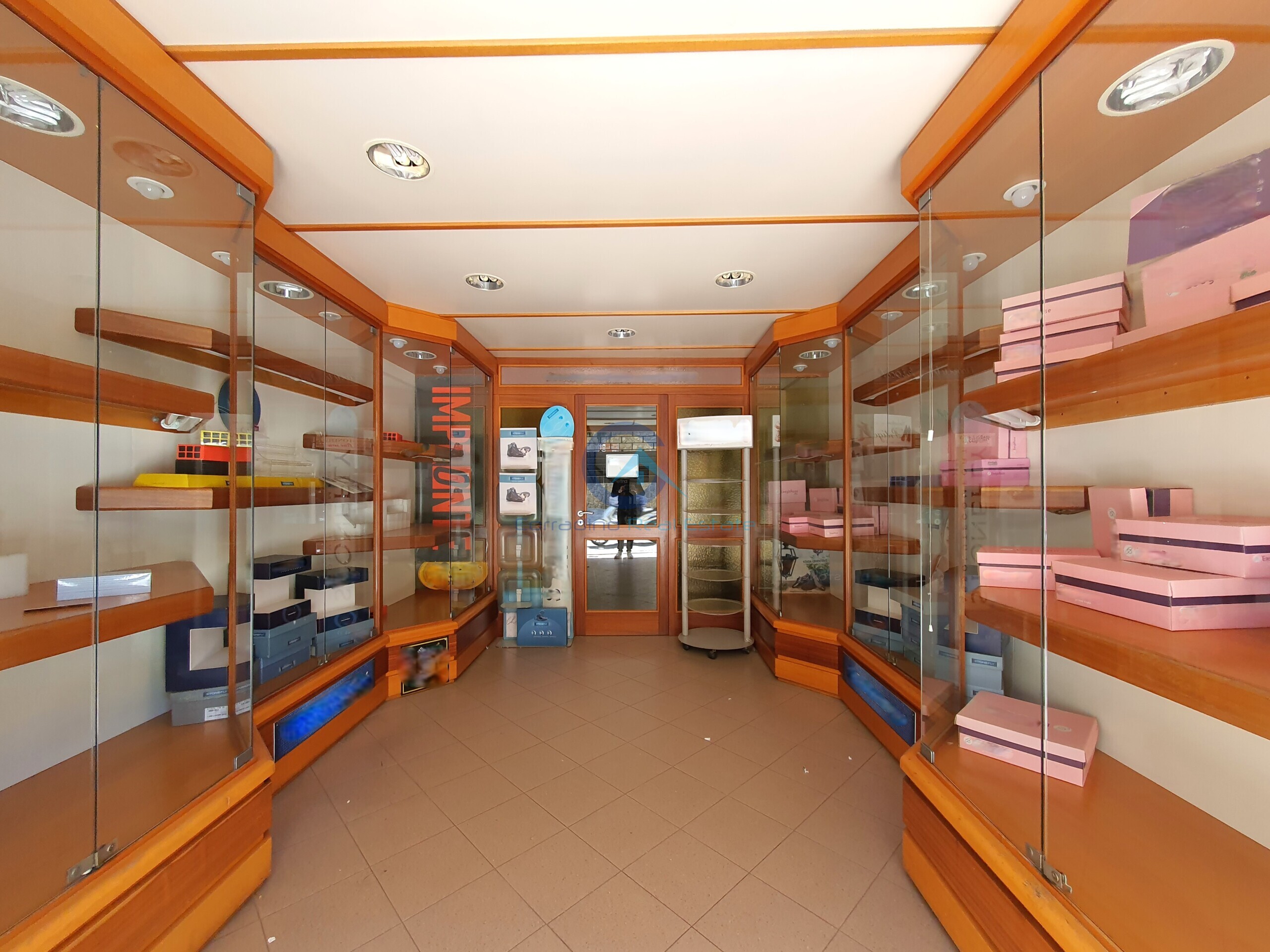 Locale commerciale in affitto in corso giuseppe mazzini 26, Catanzaro