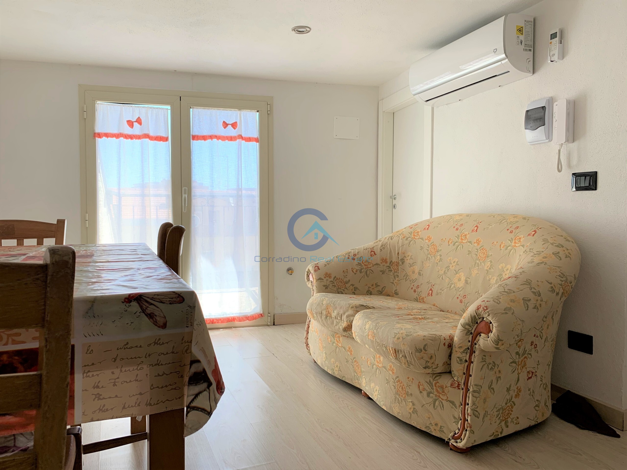 Mansarda con terrazzo, Catanzaro lido corso
