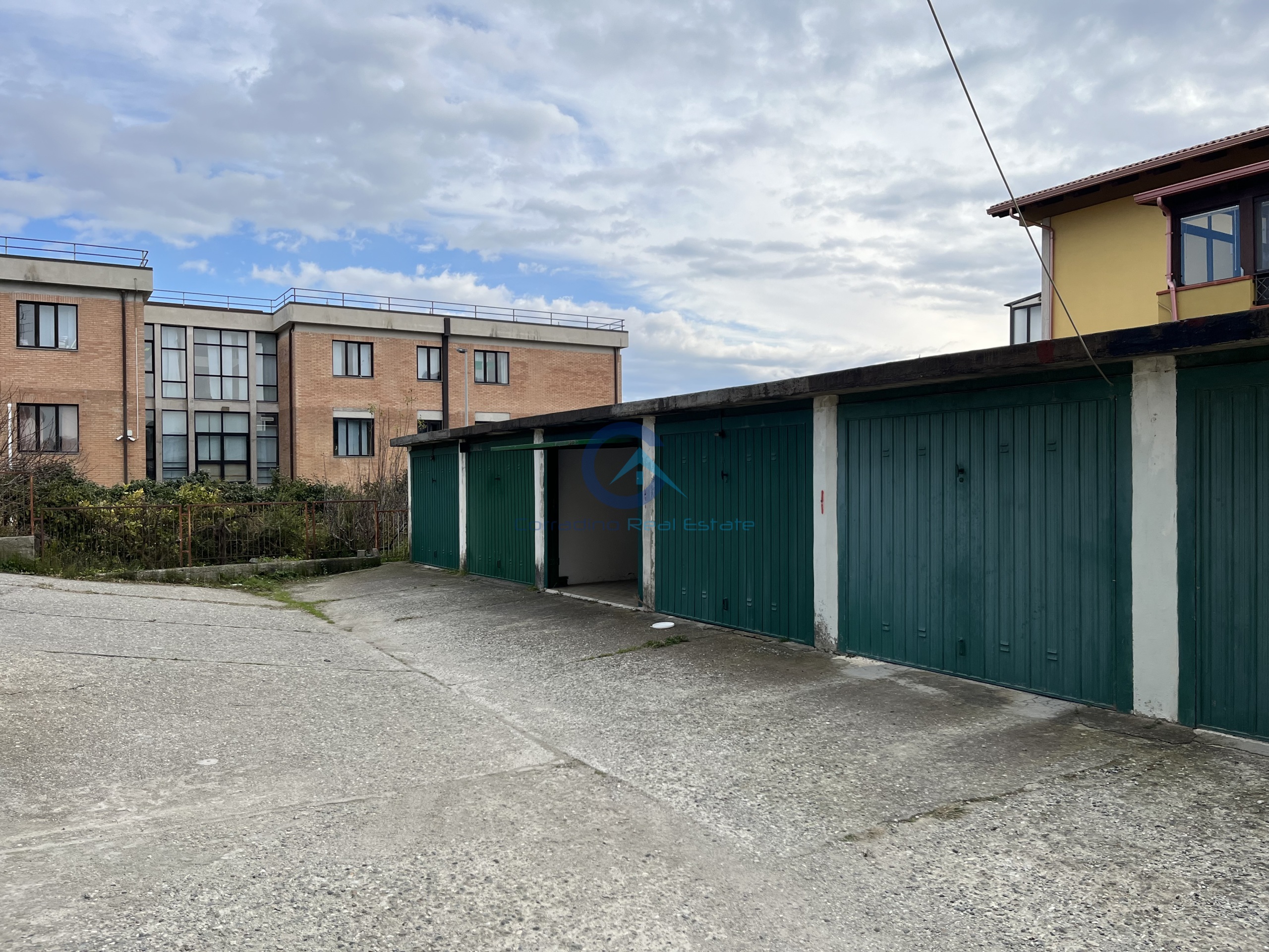 Posto auto coperto in affitto, Catanzaro lido