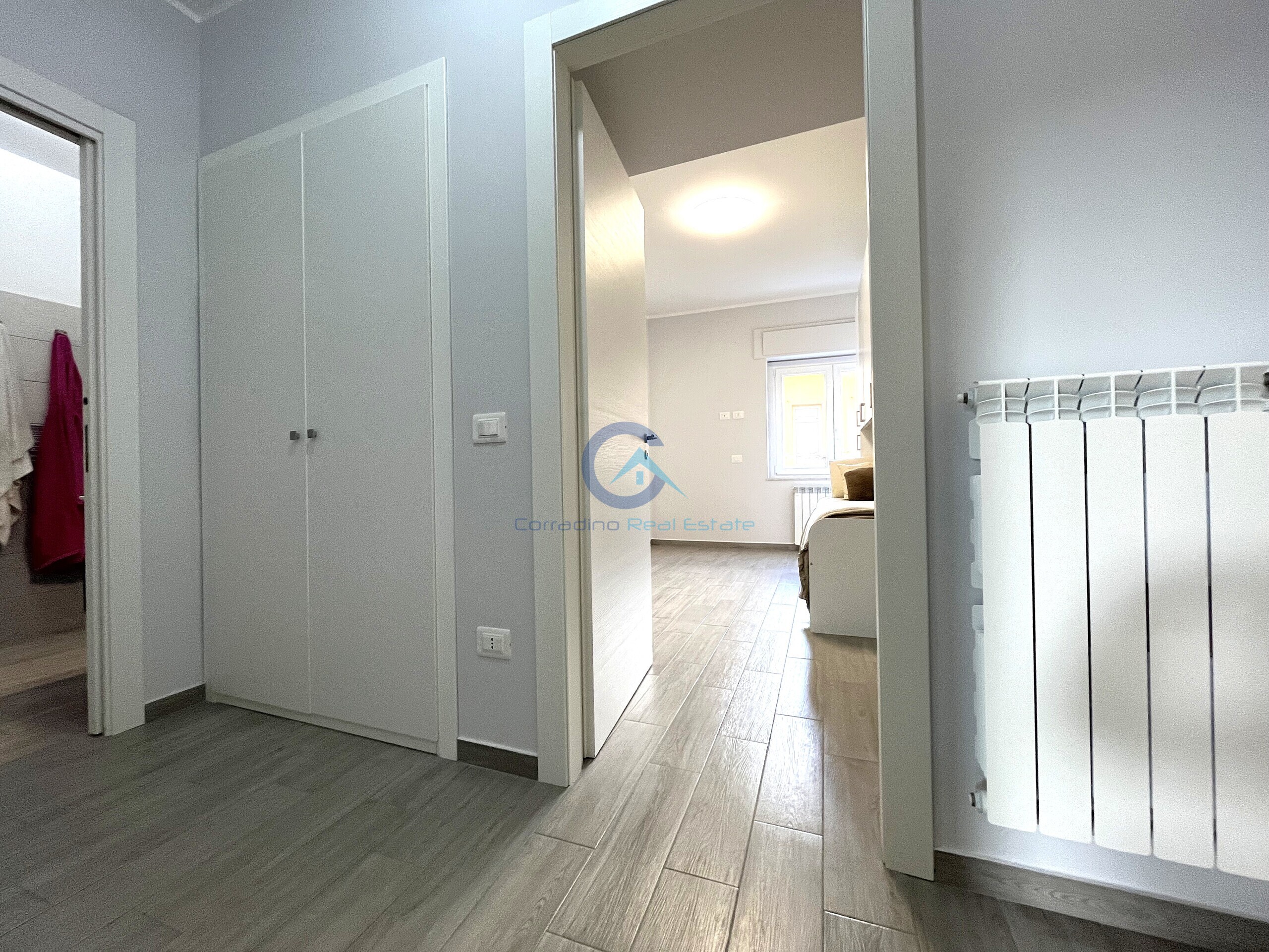 Trilocale con terrazzo in via genova 42b, Catanzaro