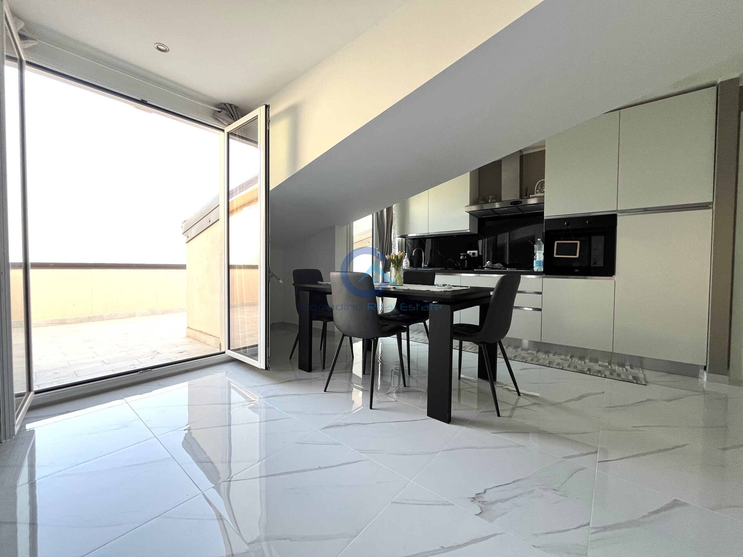 Attico con terrazzo in viale crotone 210f, Catanzaro