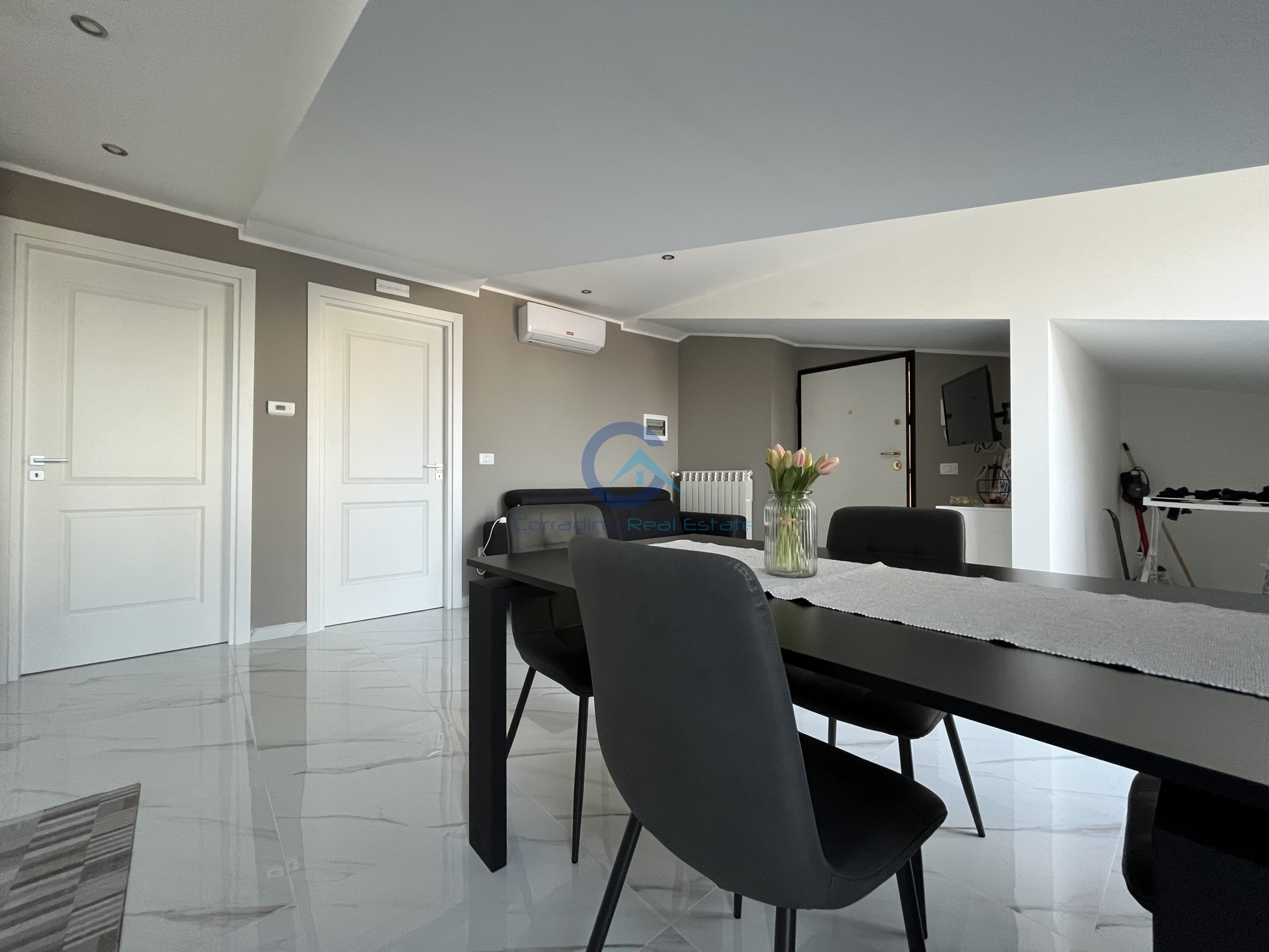 Attico con terrazzo in viale crotone 210f, Catanzaro