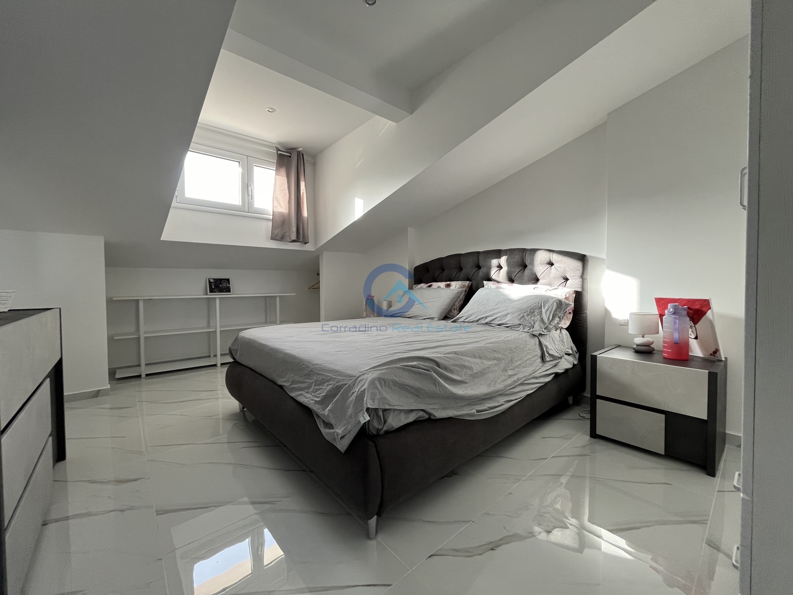 Attico con terrazzo in viale crotone 210f, Catanzaro
