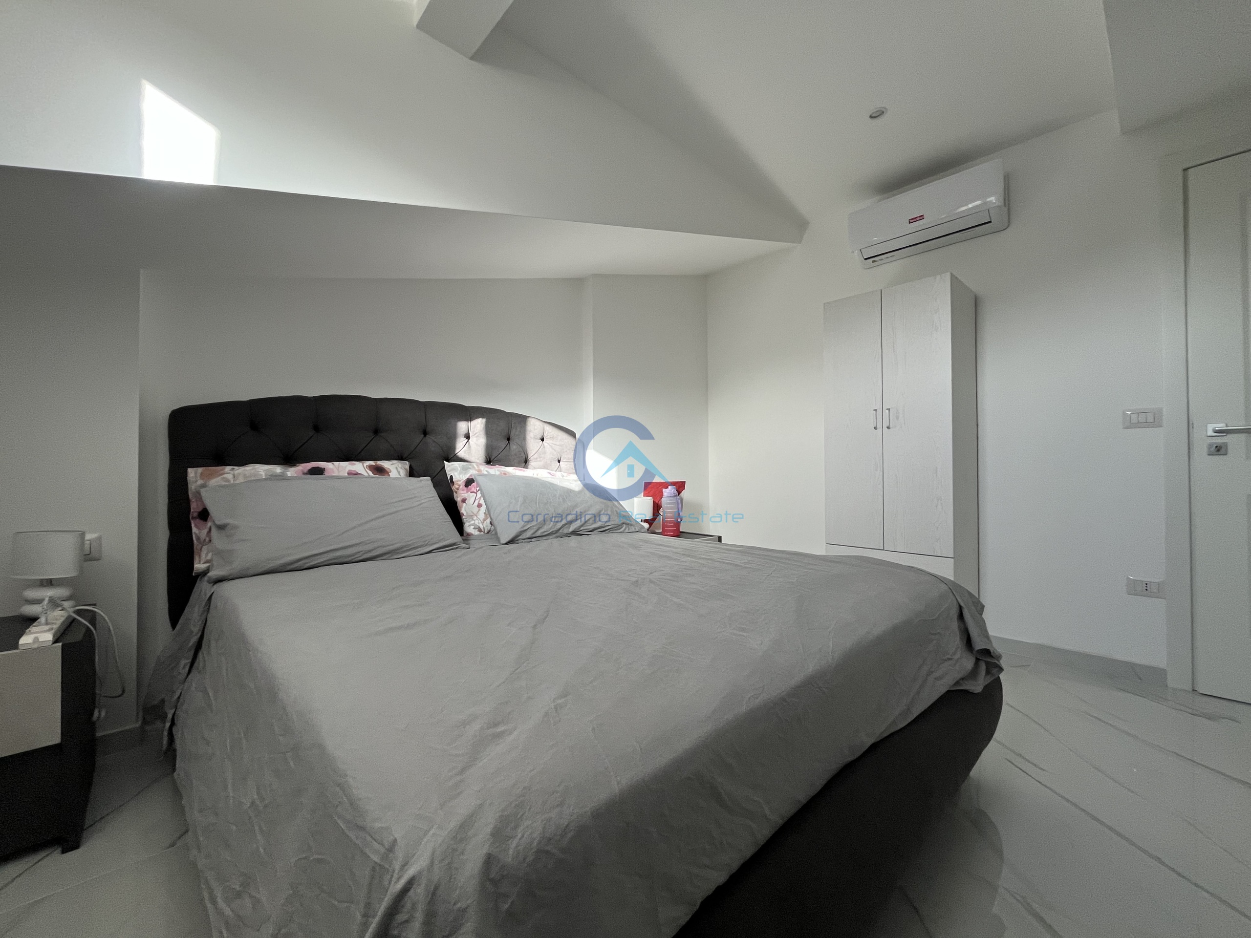 Attico con terrazzo in viale crotone 210f, Catanzaro