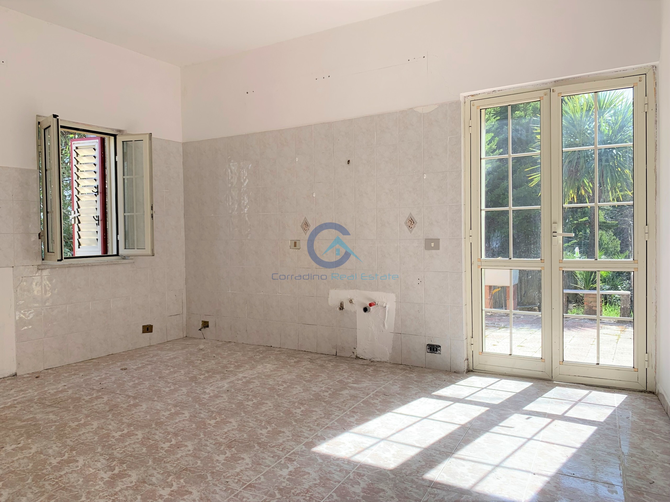 Casa indipendente con terrazzi, Catanzaro s. elia