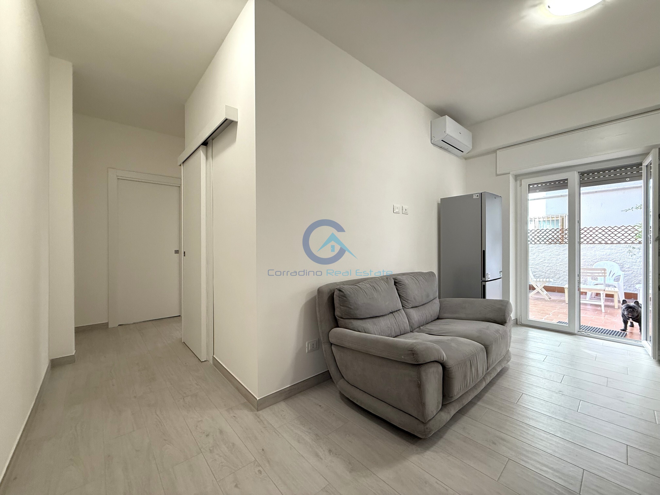 Trilocale con terrazzo in via bausan, Catanzaro