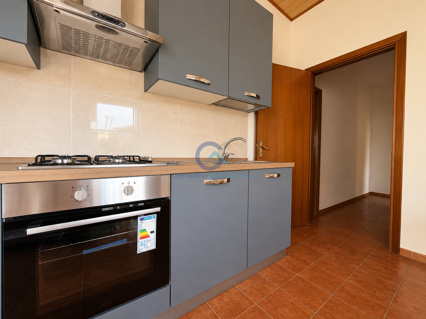 Trilocale con giardino in via nazionale 152, Riace