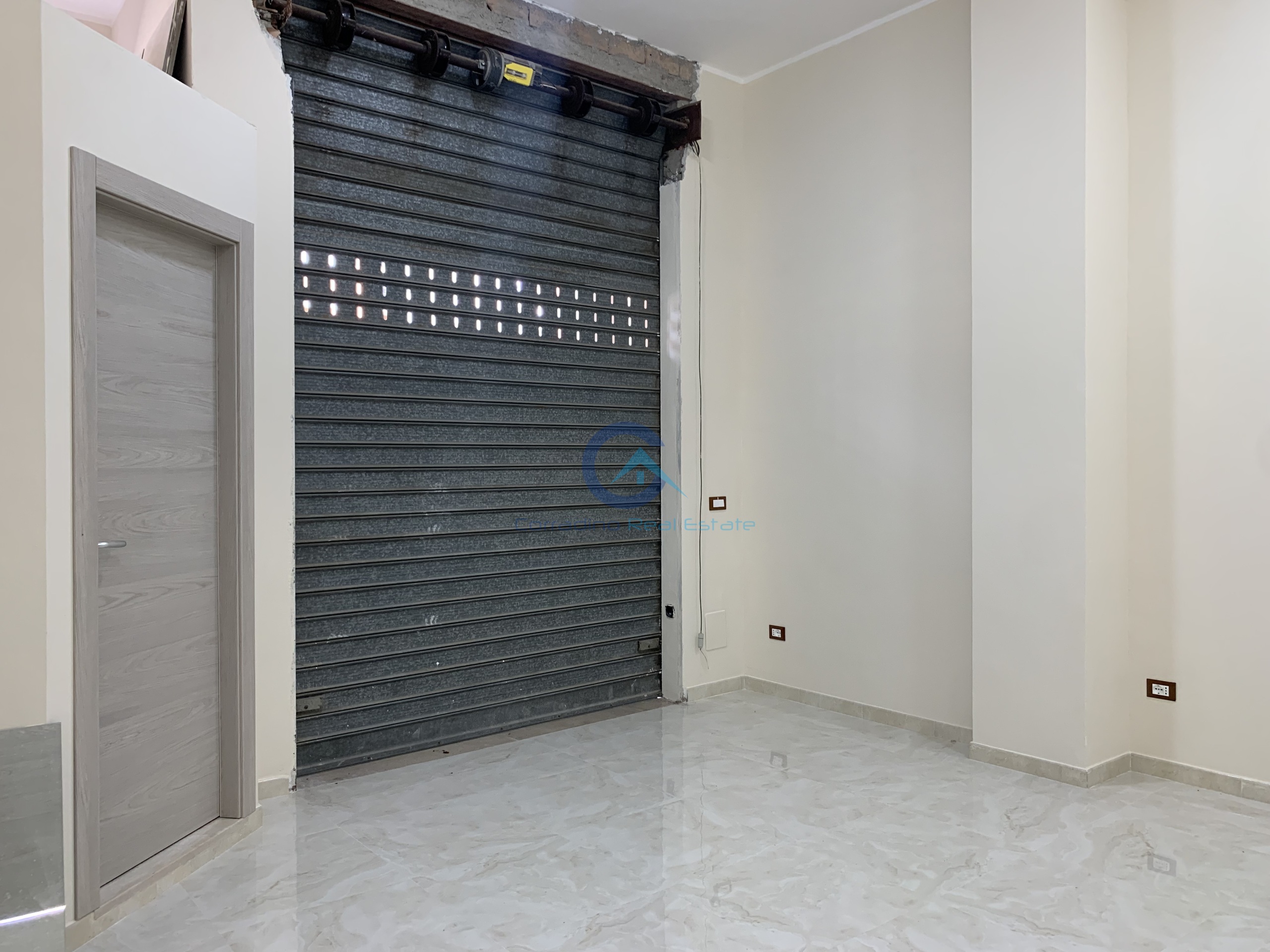 Magazzino ristrutturato, Catanzaro lucrezia della valle