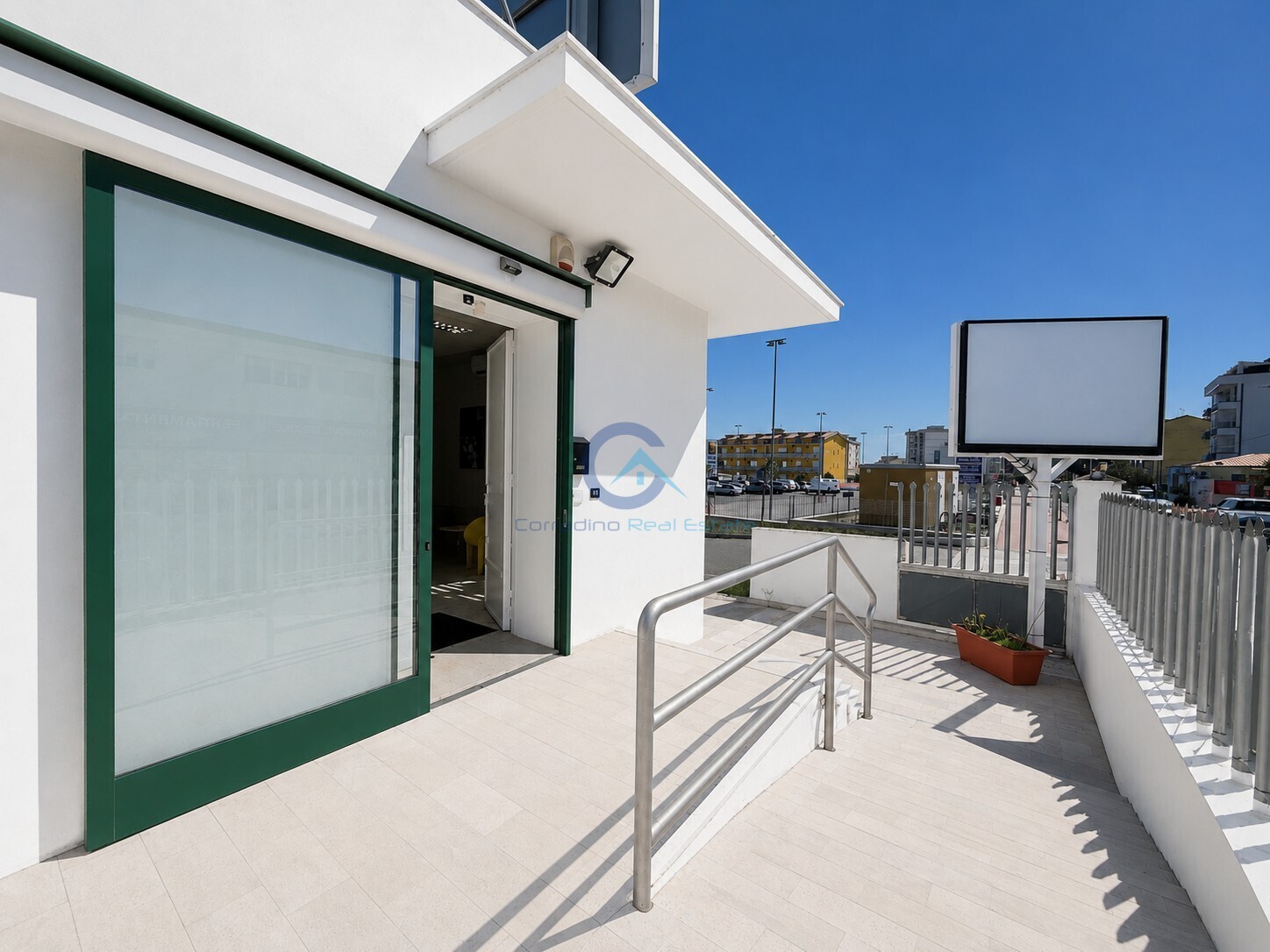 Ufficio ristrutturato in viale magna grecia 247, Catanzaro