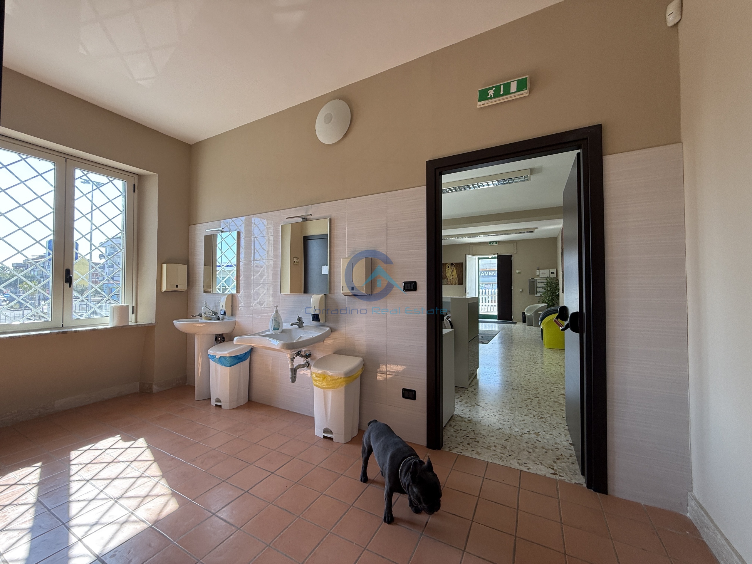 Ufficio ristrutturato in viale magna grecia 247, Catanzaro