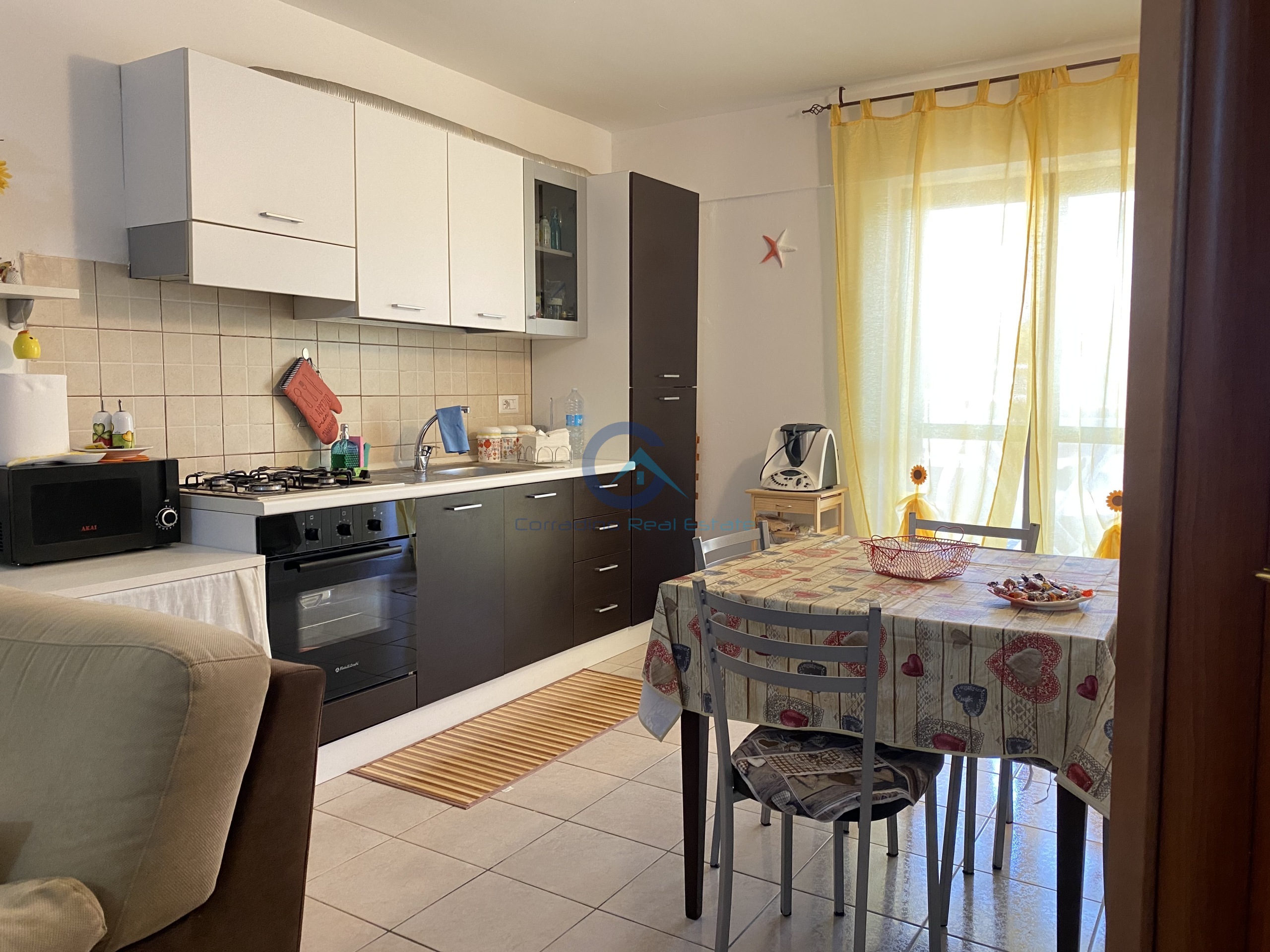 Trilocale con terrazzo, Borgia roccelletta di