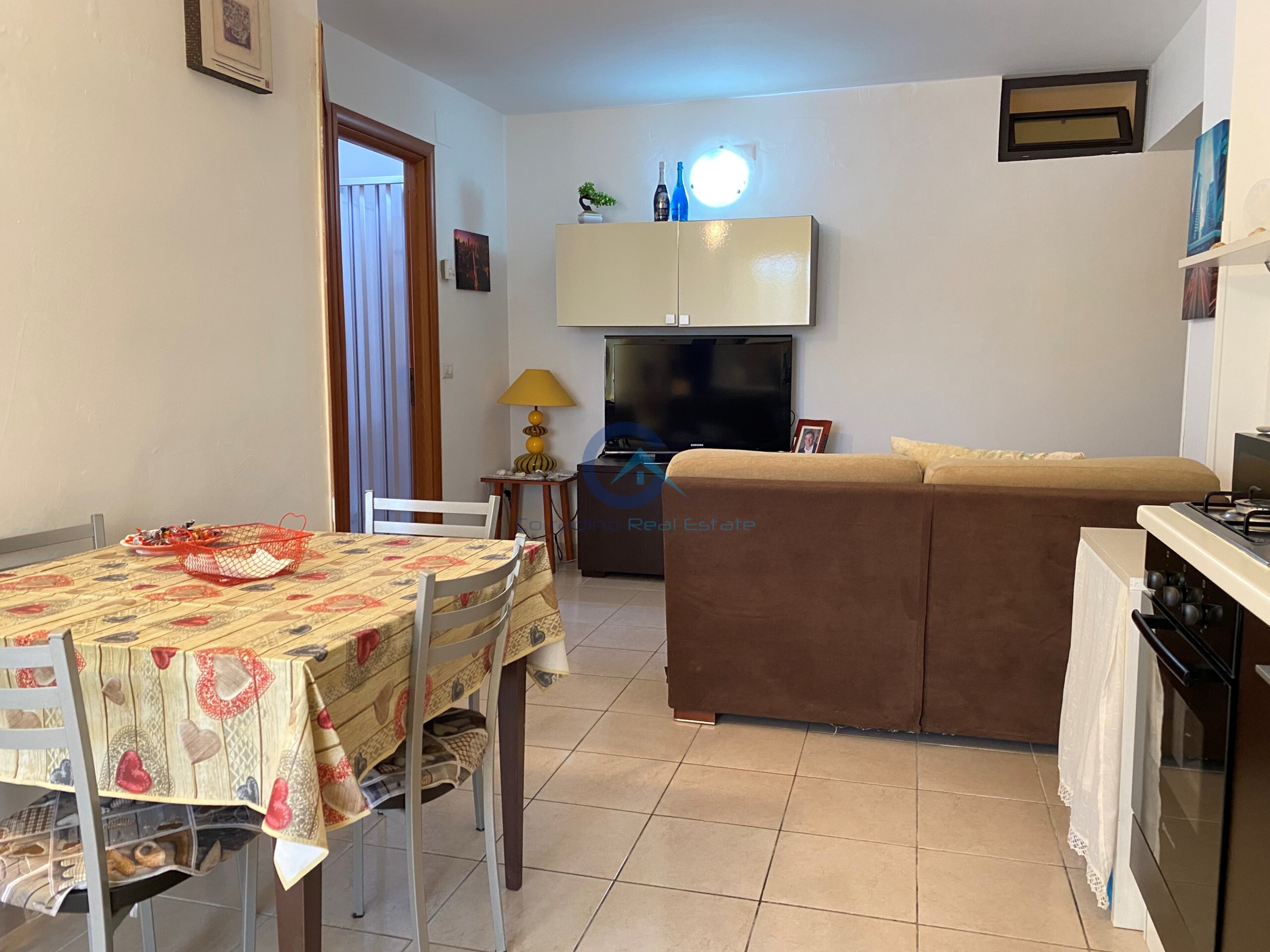 Trilocale con terrazzo, Borgia roccelletta di