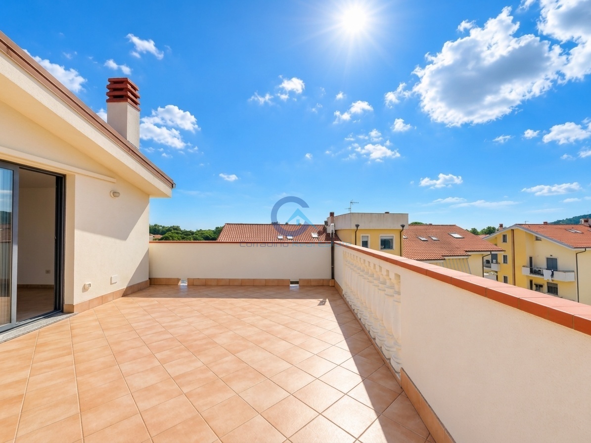 Attico con terrazzo in via laerte 23, Squillace