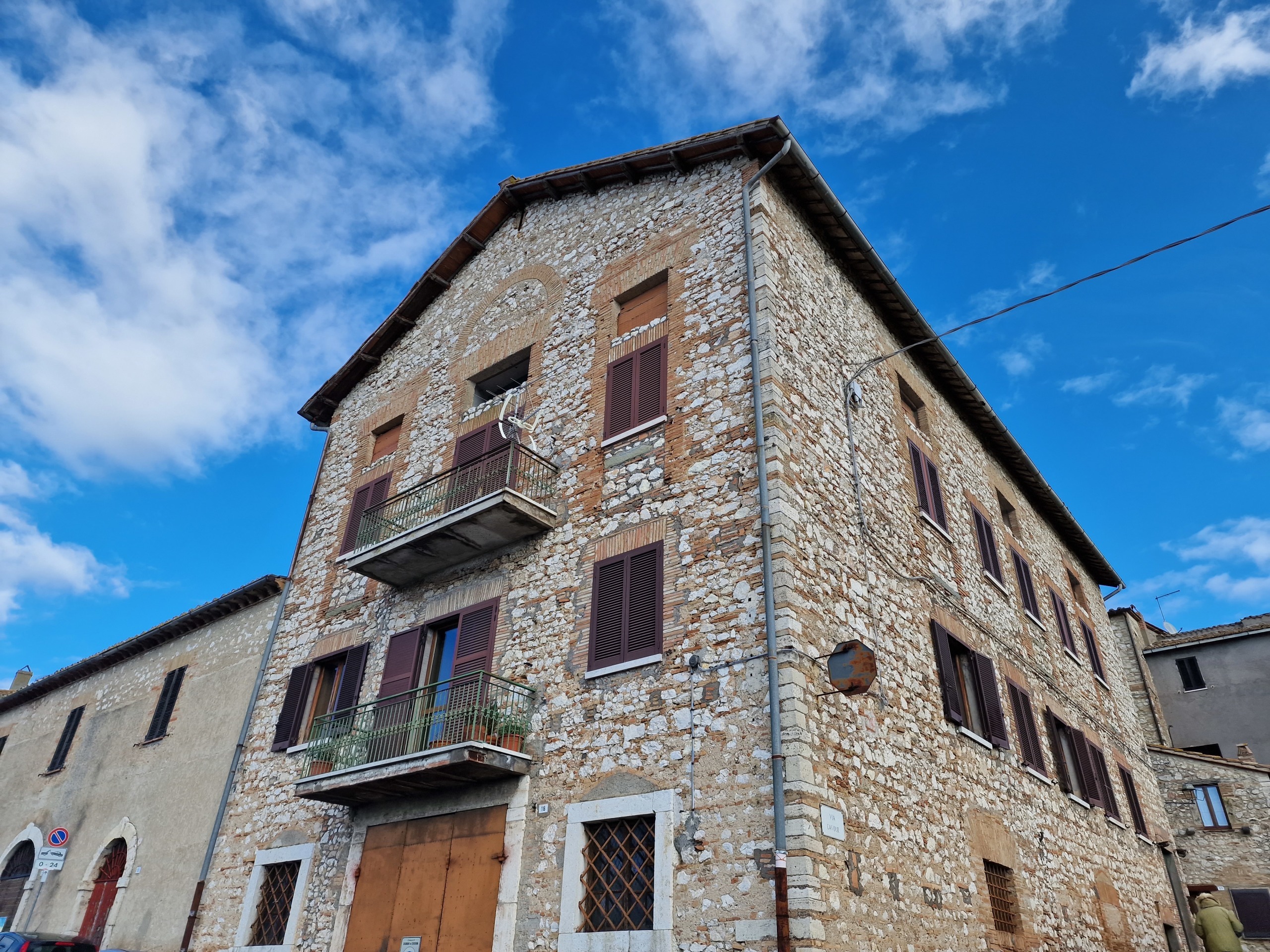Casa indipendente da ristrutturare in viale regina margherita, Lugnano in Teverina