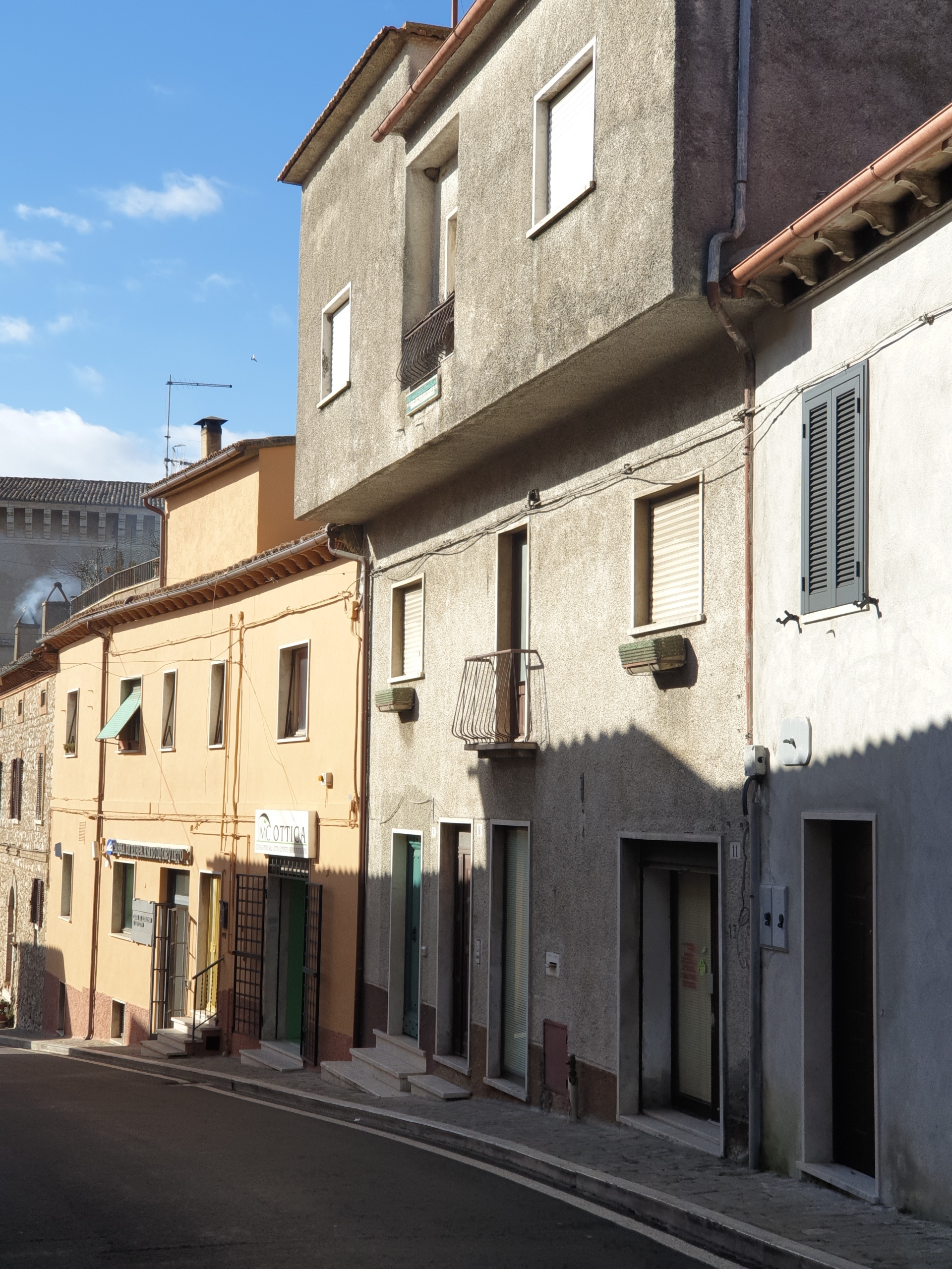 Casa indipendente con terrazzo in via xxiv maggio, Alviano