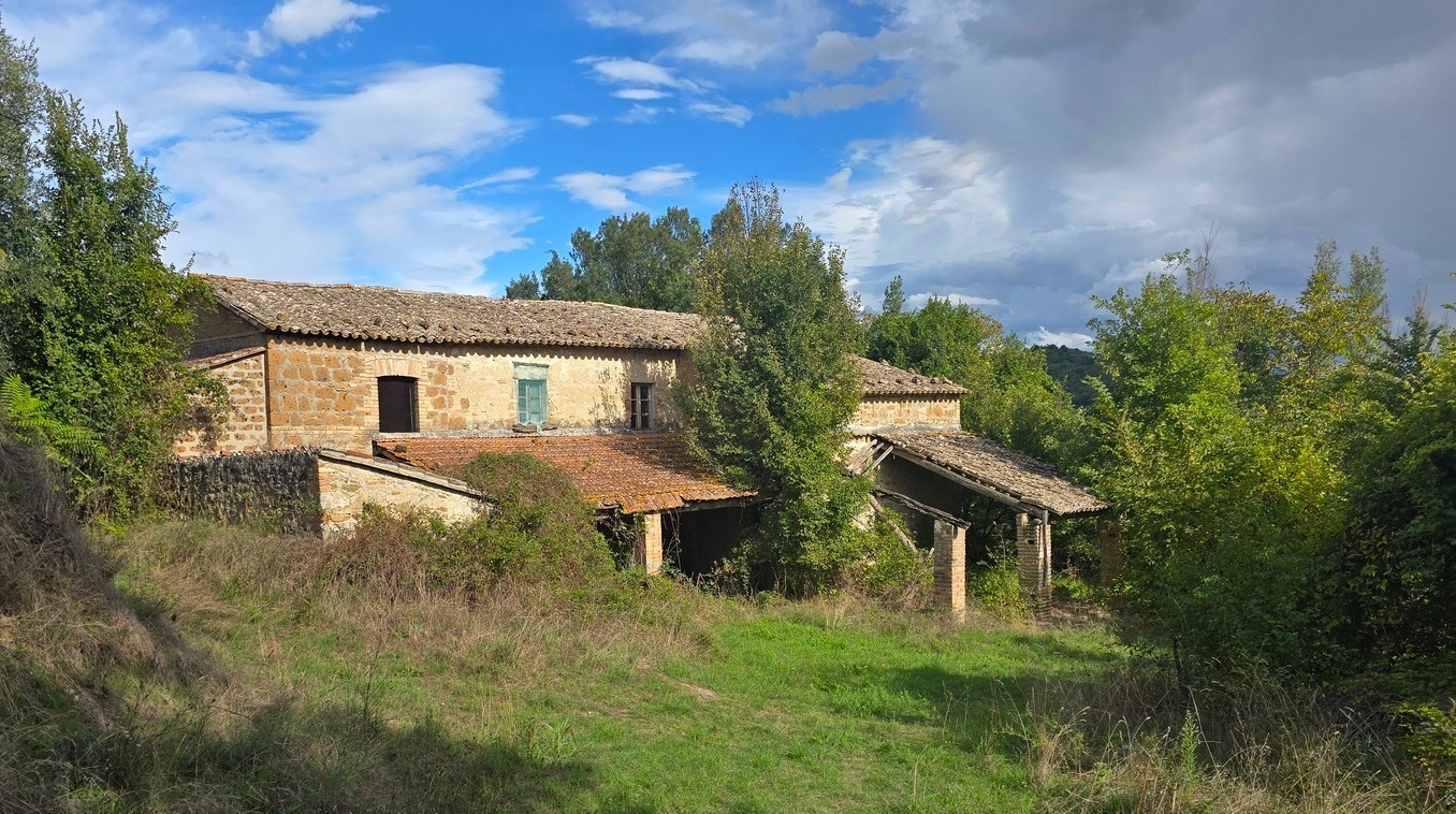 Rustico da ristrutturare in loc. la svolta 55, Orvieto