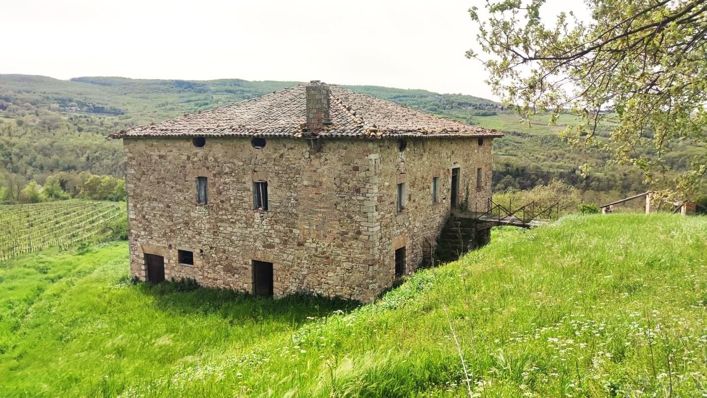 Casa indipendente da ristrutturare in vocabolo ospedaletto snc, Todi